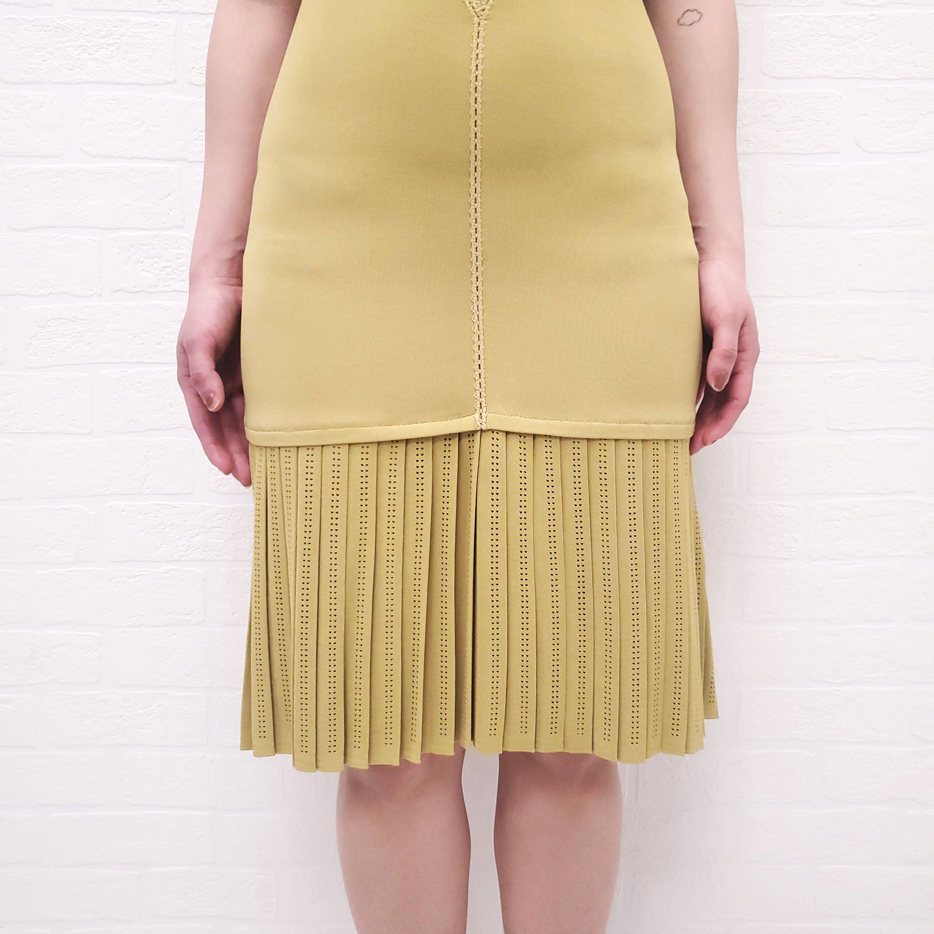 ALAÏA CHARTREUSE FITTED PLEATED DRESS - SIZE 40