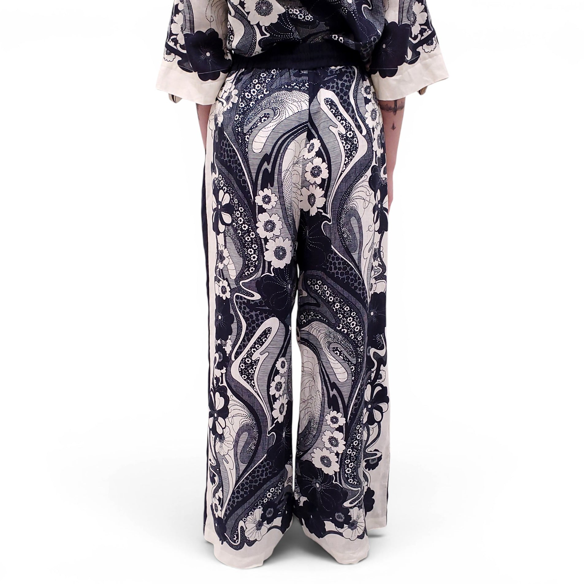 ALEMAIS CREAM AND NAVY FLAX LINEN FLORAL SET - SIZE 12