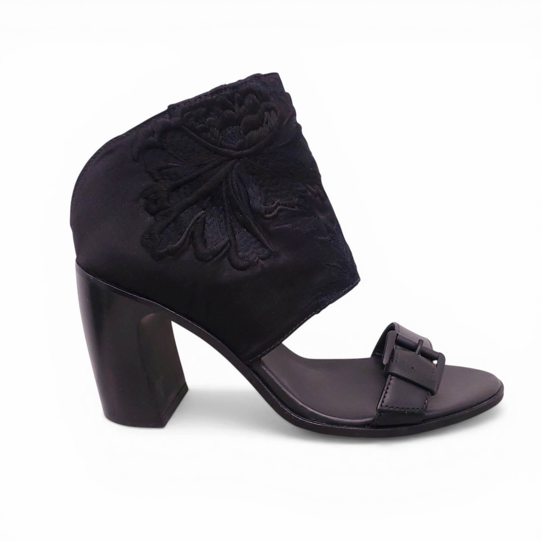 ANN DEMEULEMEESTER BLACK SANDALS - SIZE 40