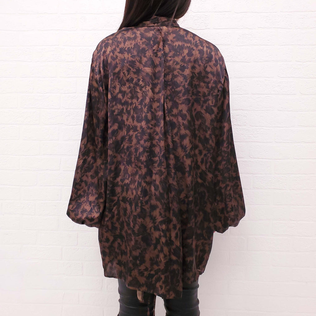 BALENCIAGA OVERSIZED ANIMAL PRINT SATIN BLOUSE WITH TIE - SIZE 38