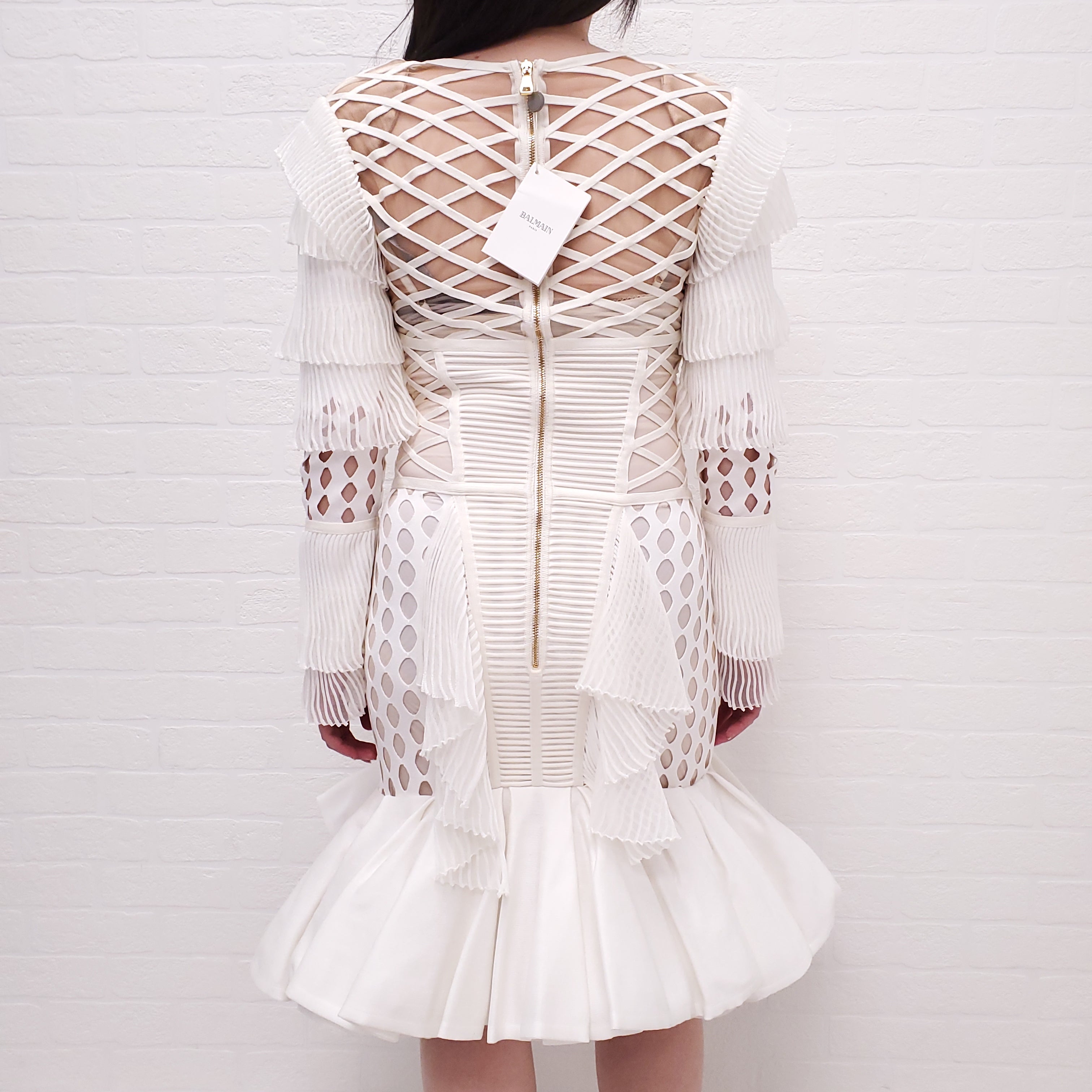 BALMAIN RUNWAY WHITE LONG SLEEVE DRESS - SIZE 40