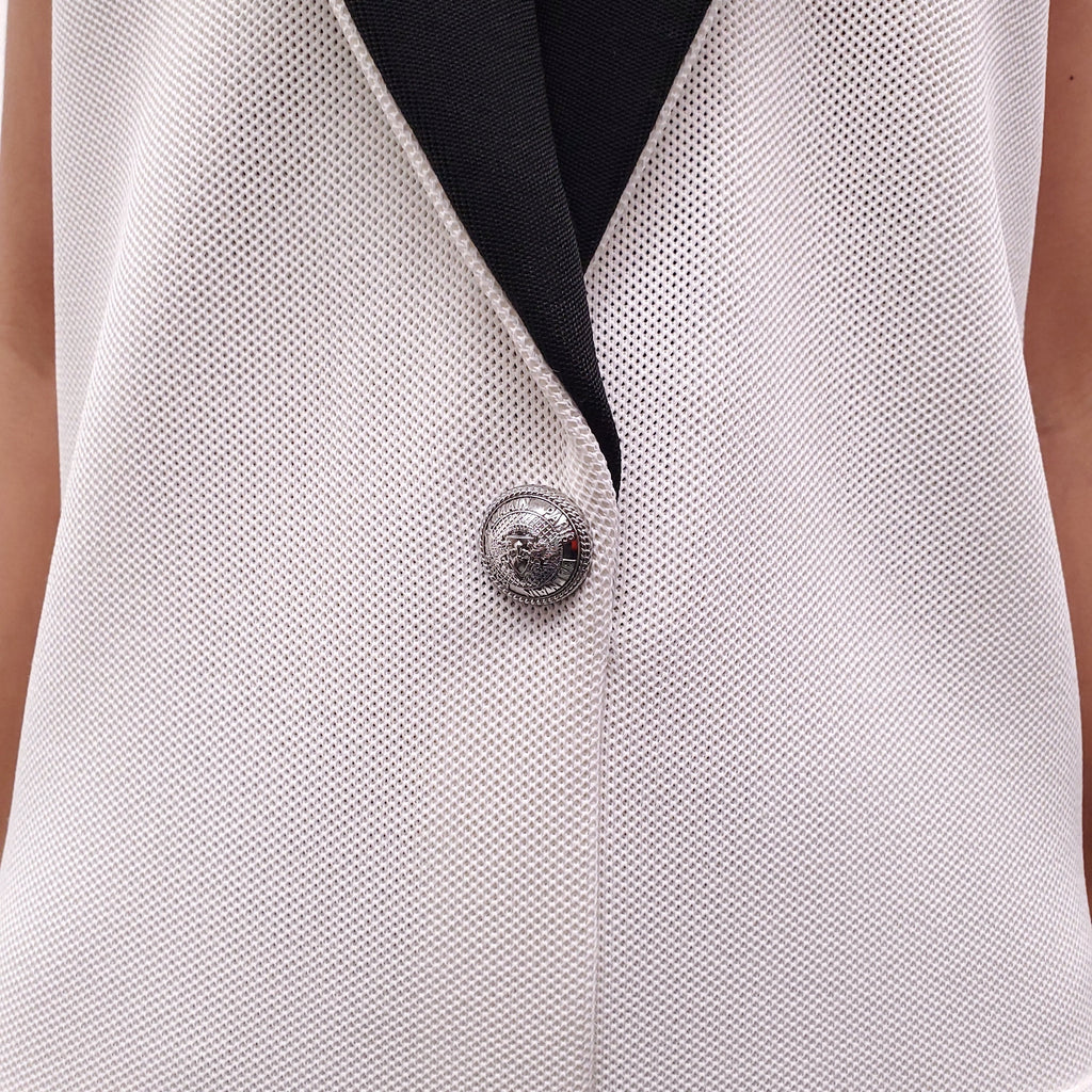 BALMAIN WHITE KNIT GOWN WITH BLACK COLLAR AND SILVER BUTTON - SIZE 34
