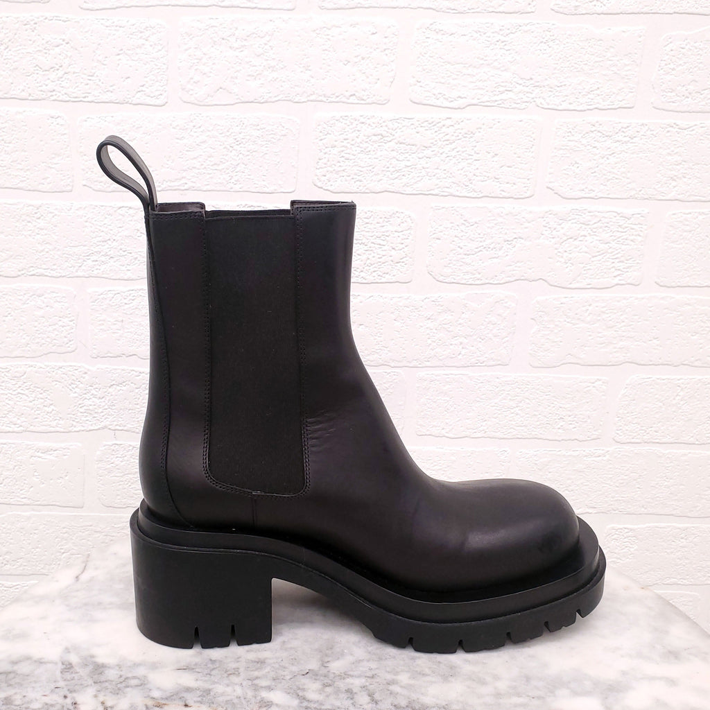 BOTTEGA VENETA BLACK CHUNKY CHELSEA BOOTS - SIZE 40.5