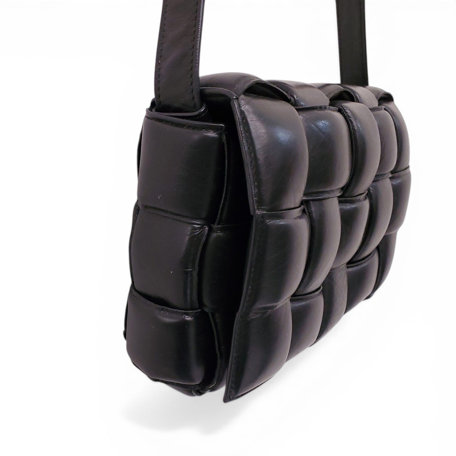 BOTTEGA VENETA BLACK PADDED CASSETTE BAG