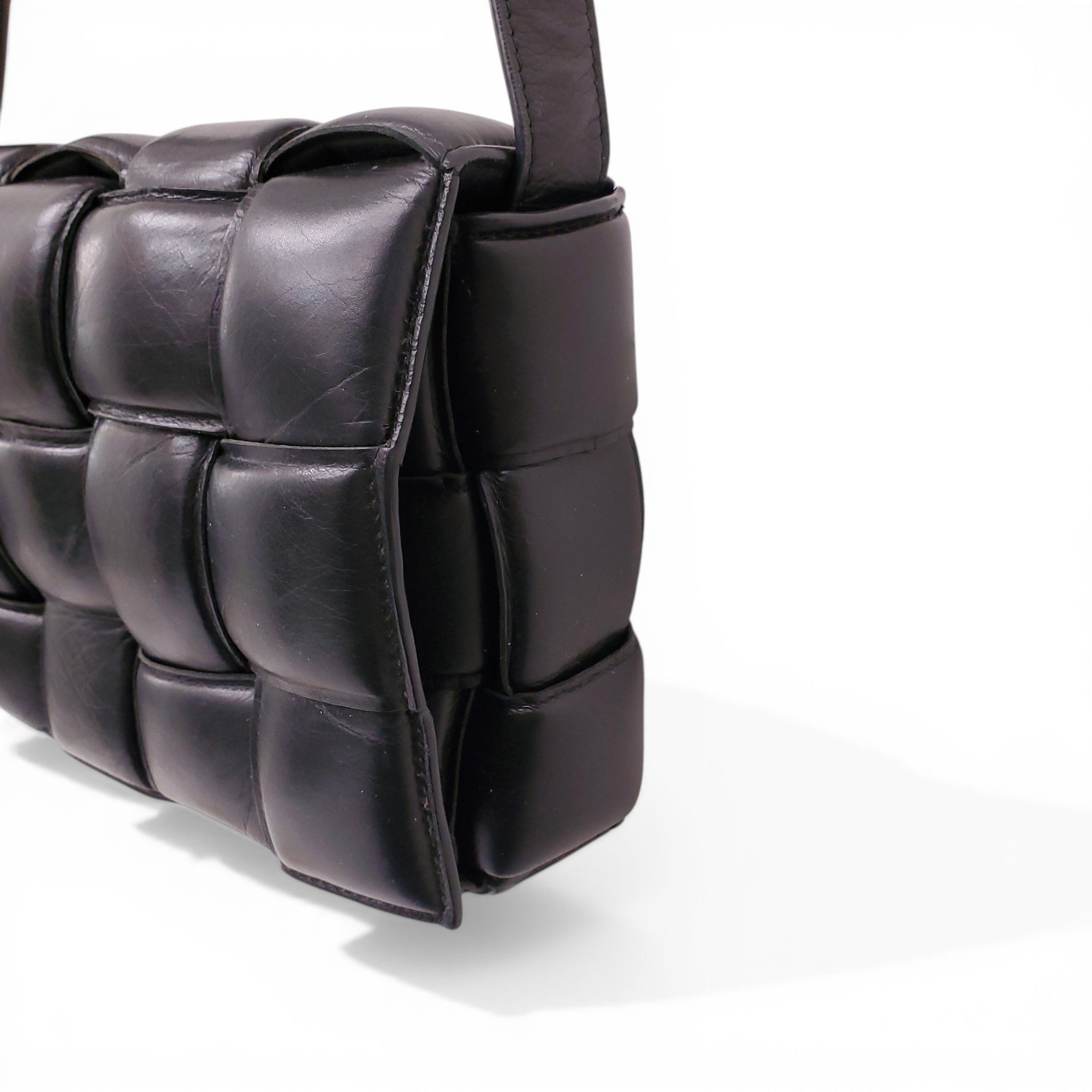BOTTEGA VENETA BLACK PADDED CASSETTE BAG