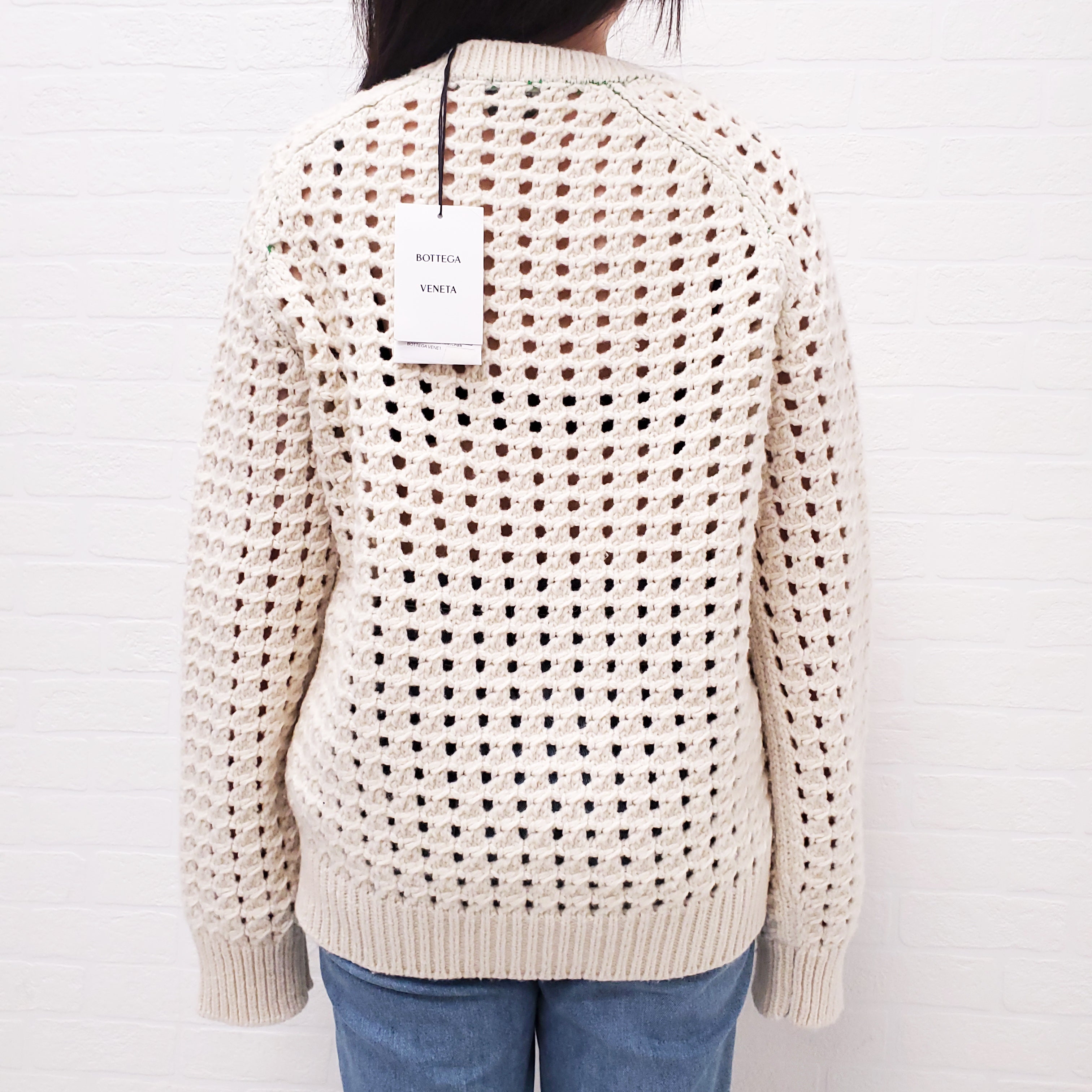 BOTTEGA VENETA CREAM WOOL OPEN CABLE KNIT SWEATER WITH GREEN STITCHING - SIZE M