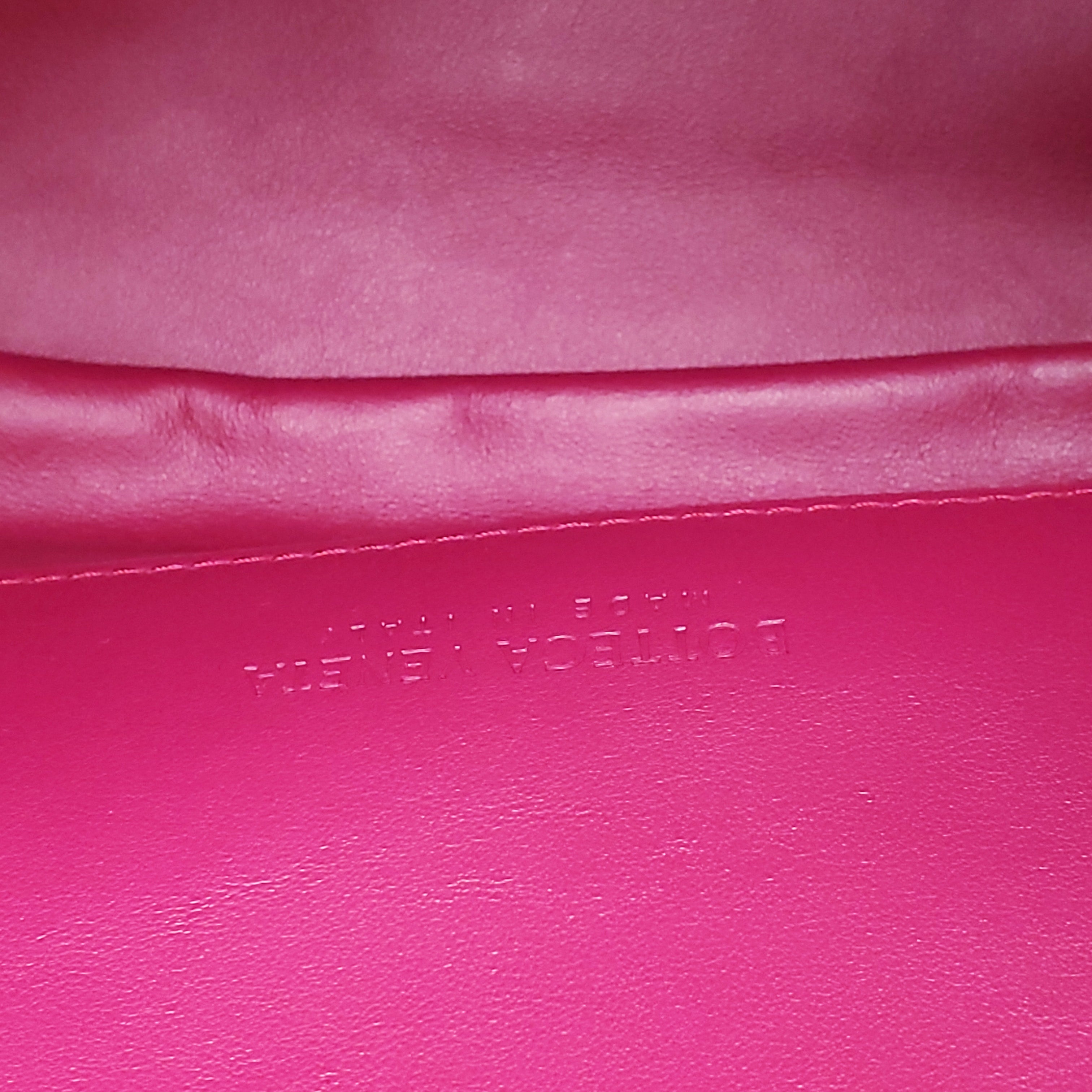 BOTTEGA VENETA FUSCIA 2WAY BEAK BAG