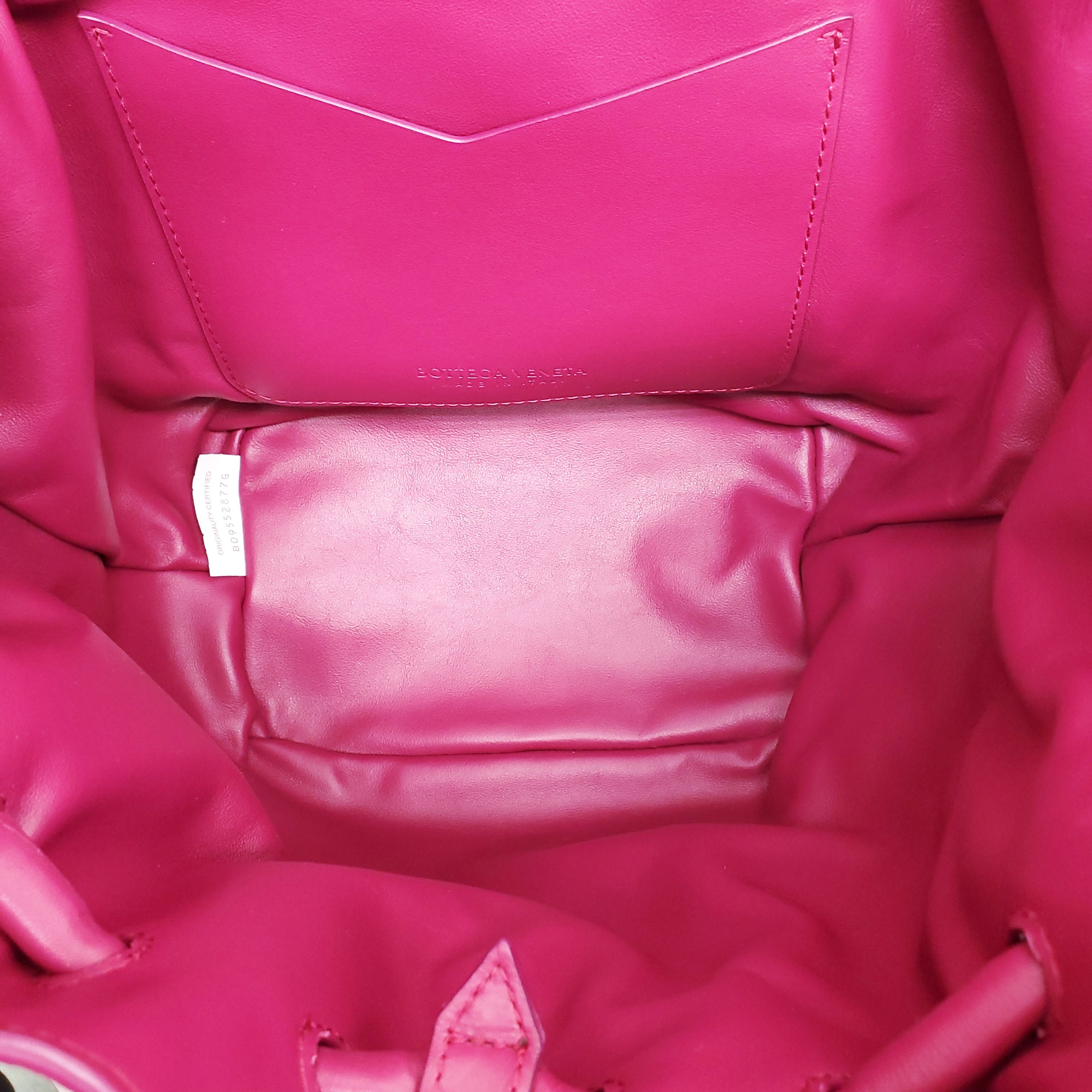BOTTEGA VENETA FUSCIA 2WAY BEAK BAG