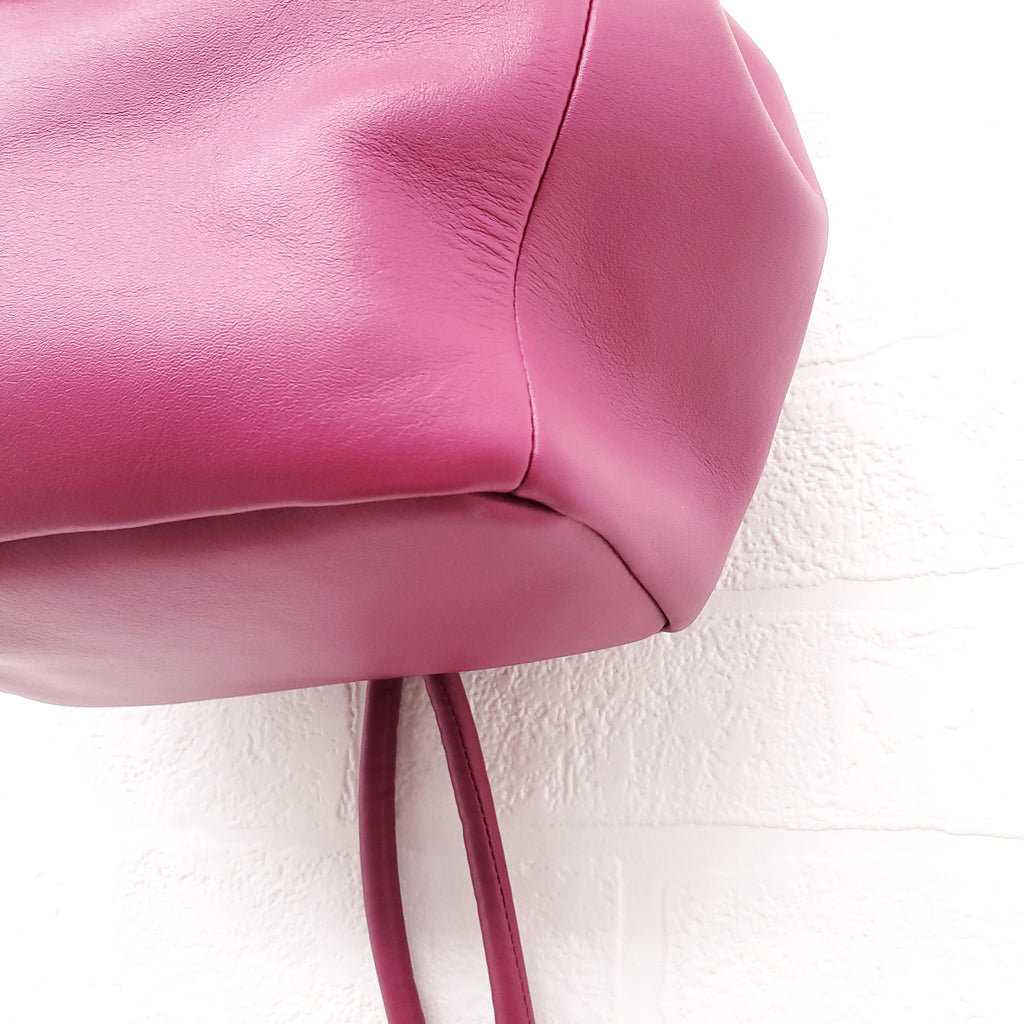 BOTTEGA VENETA FUSCIA 2WAY BEAK BAG