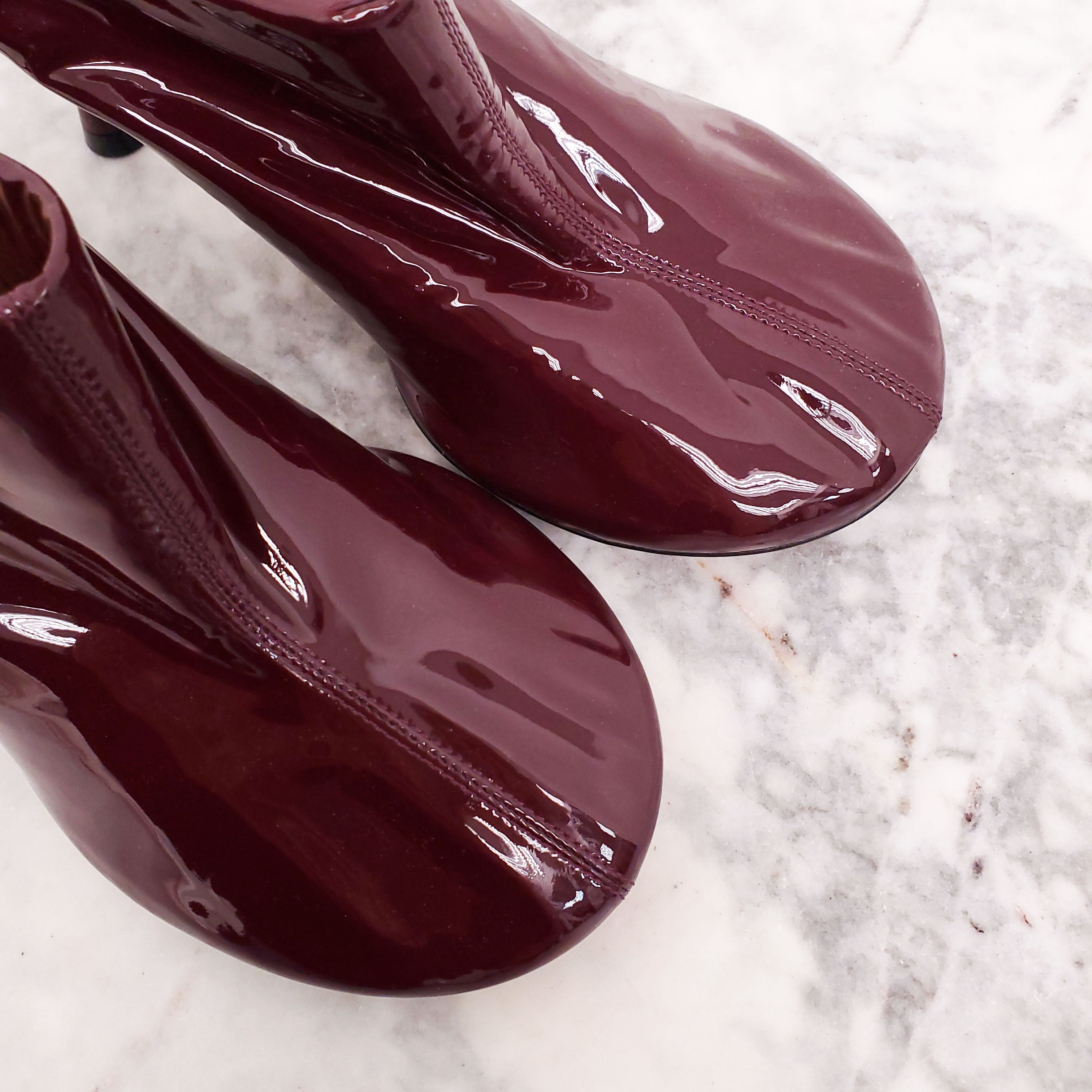 BOTTEGA VENETA PATENT BURGUNDY MULES - SIZE 38.5