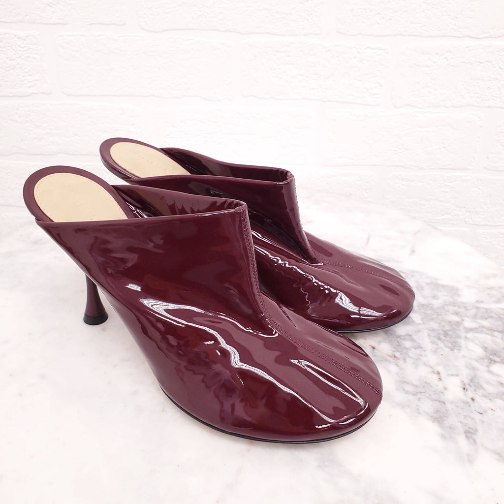 BOTTEGA VENETA PATENT BURGUNDY MULES - SIZE 38.5