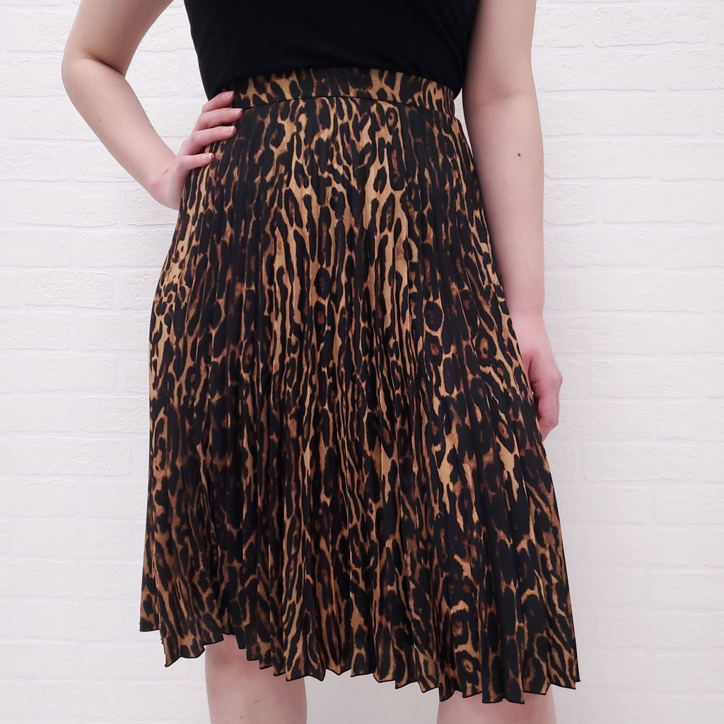 BURBERRY LEOPARD PLEATED SKIRT - SIZE 4