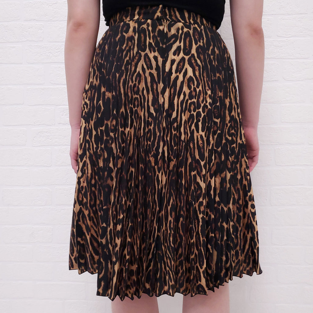 BURBERRY LEOPARD PLEATED SKIRT - SIZE 4