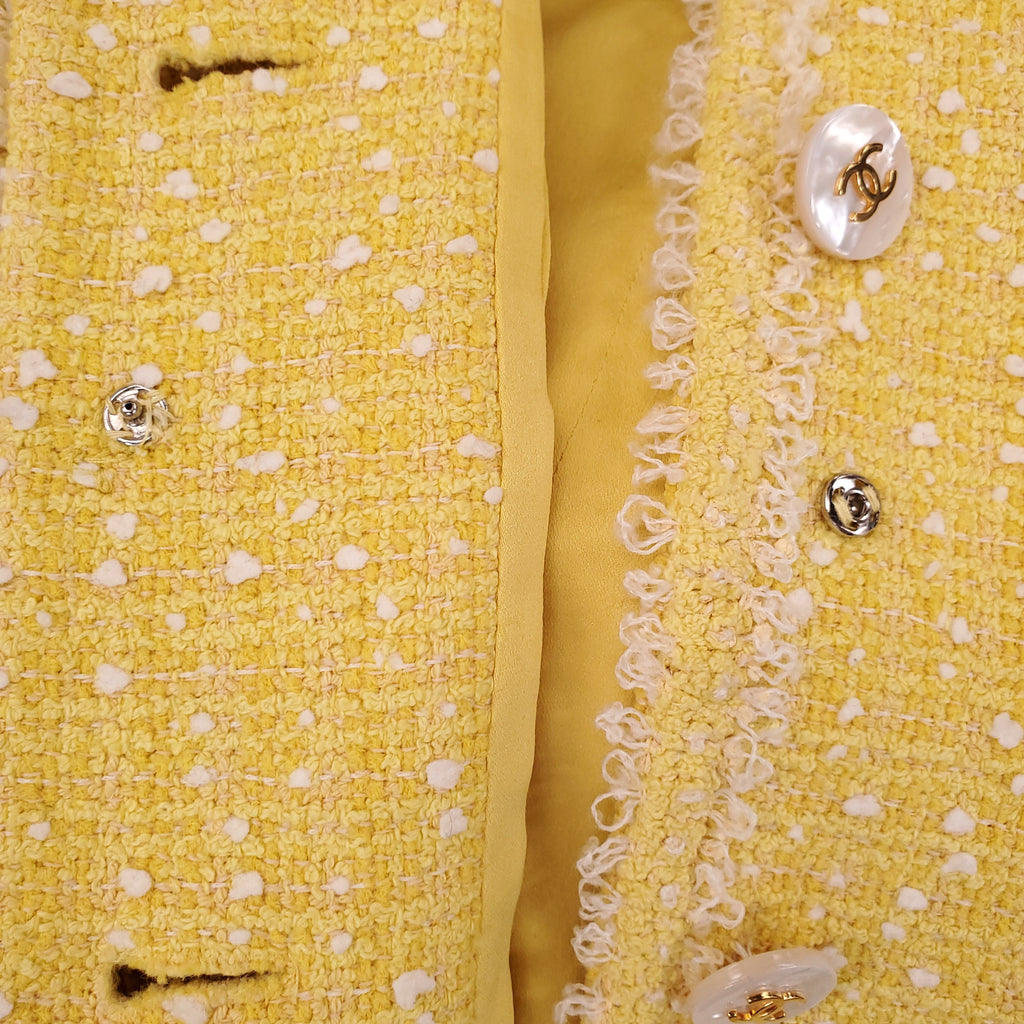 CHANEL 1994 YELLOW BOUCLÉ JACKET WITH LOGO BUTTONS - SIZE 40