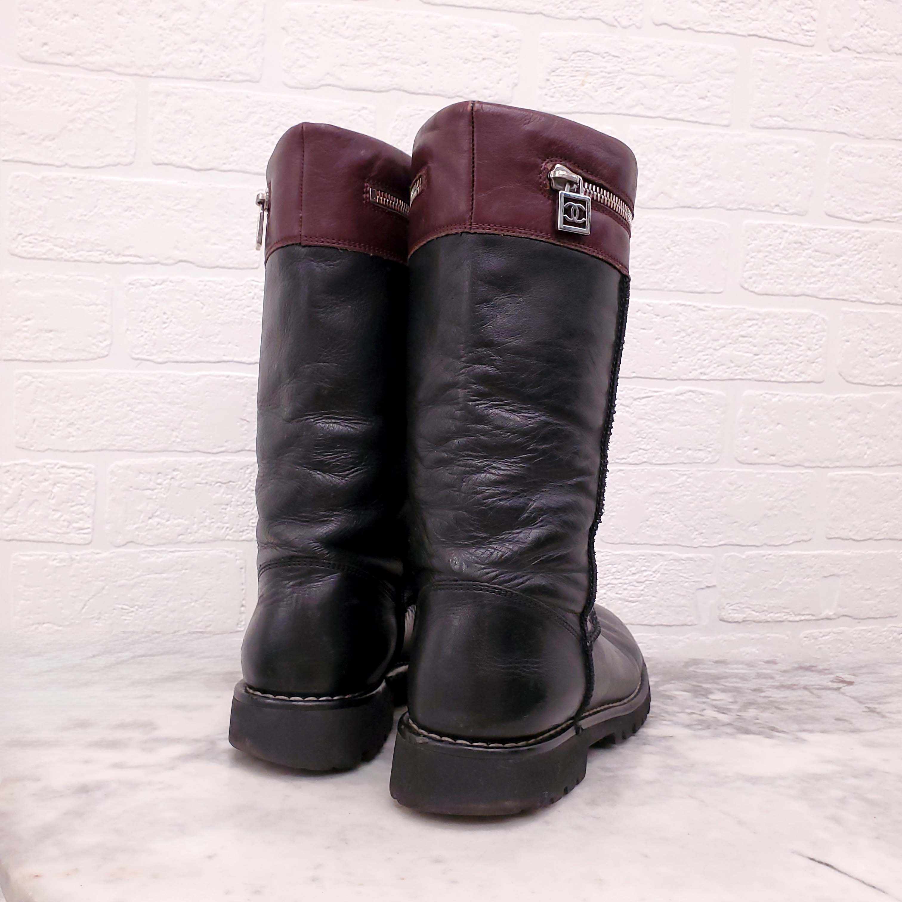 CHANEL BLACK AND BURGUNDY LOGO MOTORCYCLE BOOTS - SIZE 38