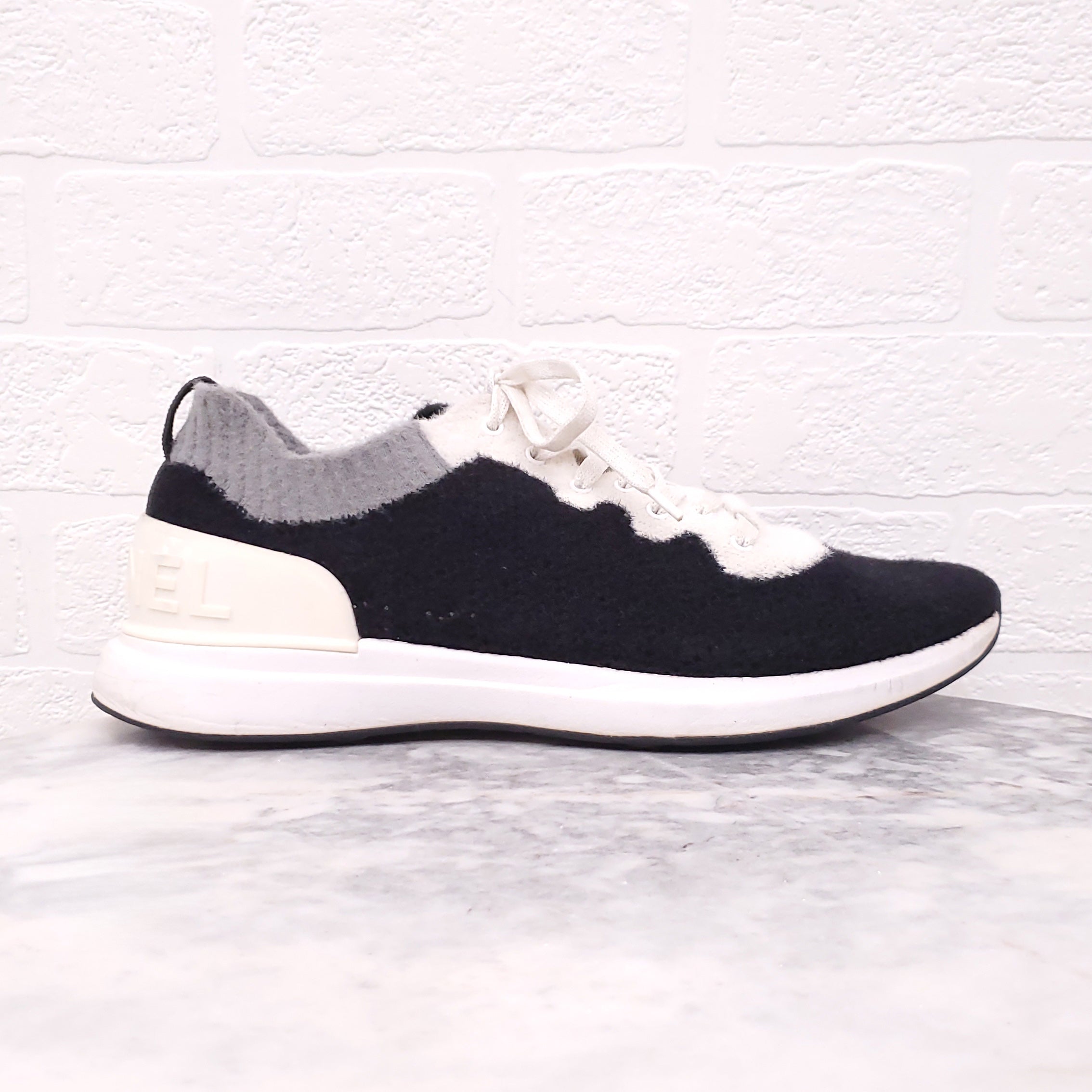 CHANEL BLACK AND CREAM KNIT LOGO SNEAKERS - SIZE 43