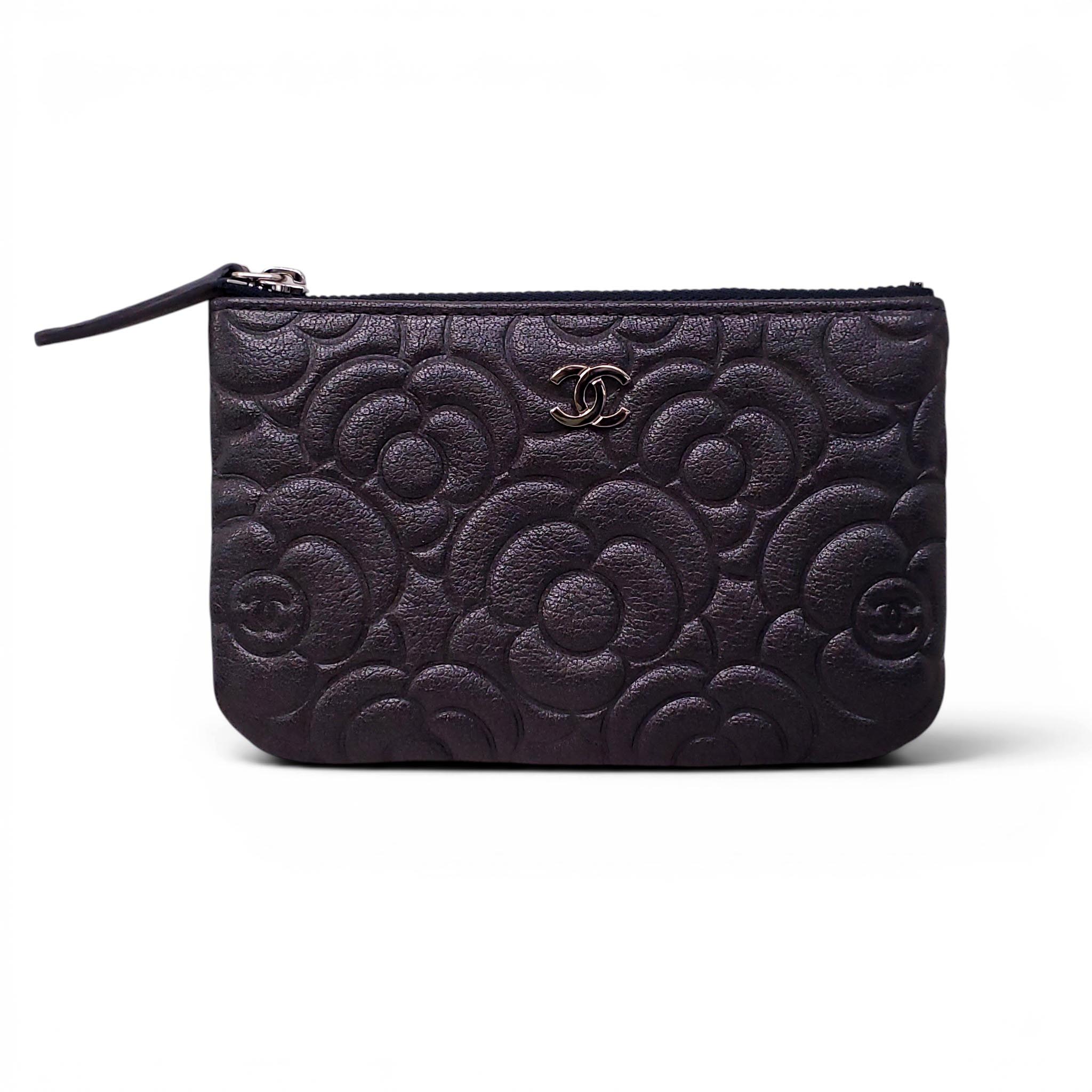 CHANEL BLACK CAMÉLIA KEY POUCH