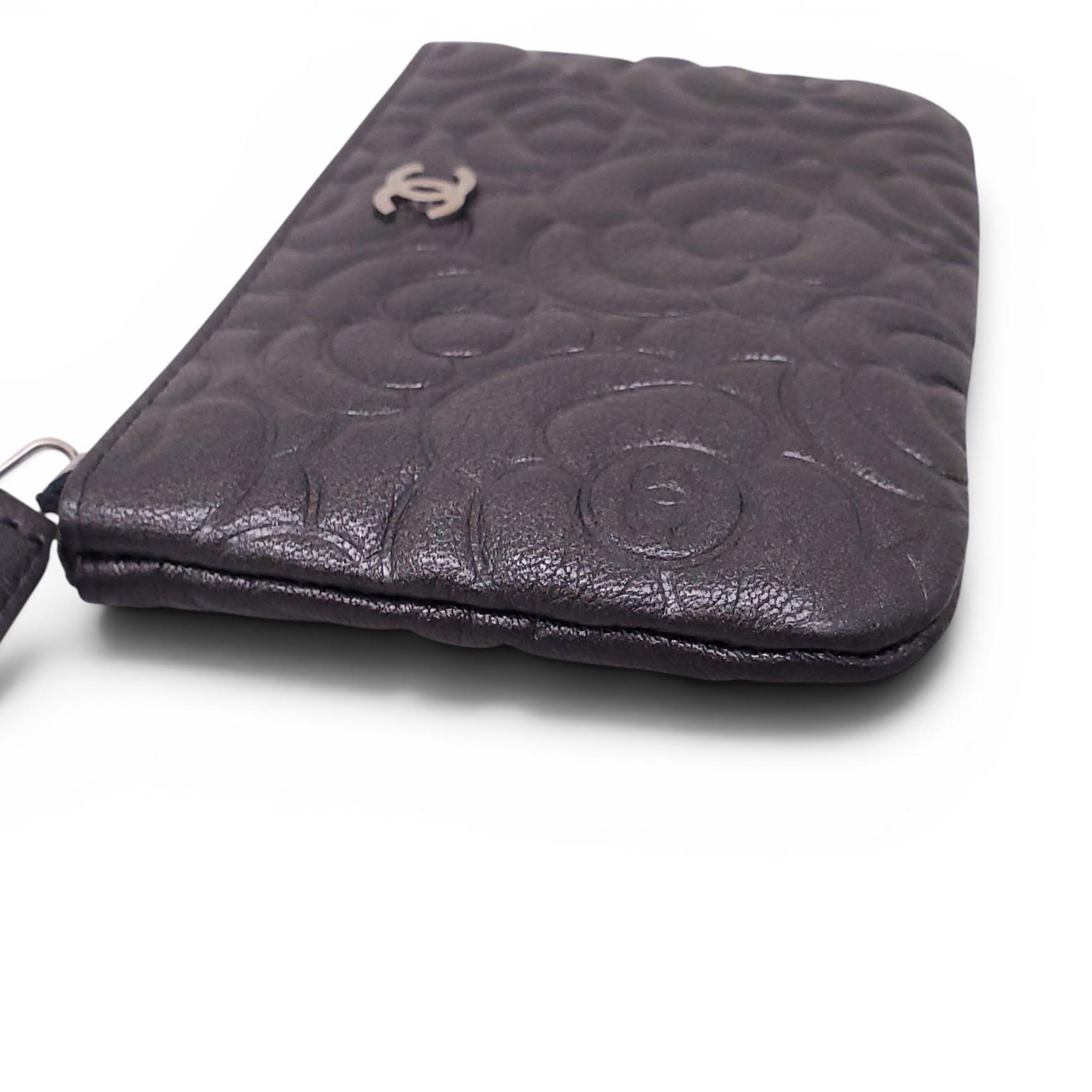 CHANEL BLACK CAMÉLIA KEY POUCH