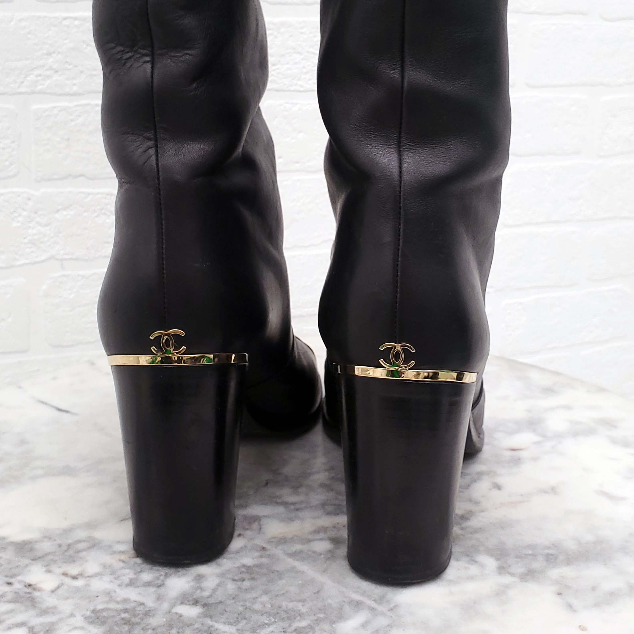 CHANEL BLACK LEATHER CALF BOOTS WITH CAP TOE - SIZE 41