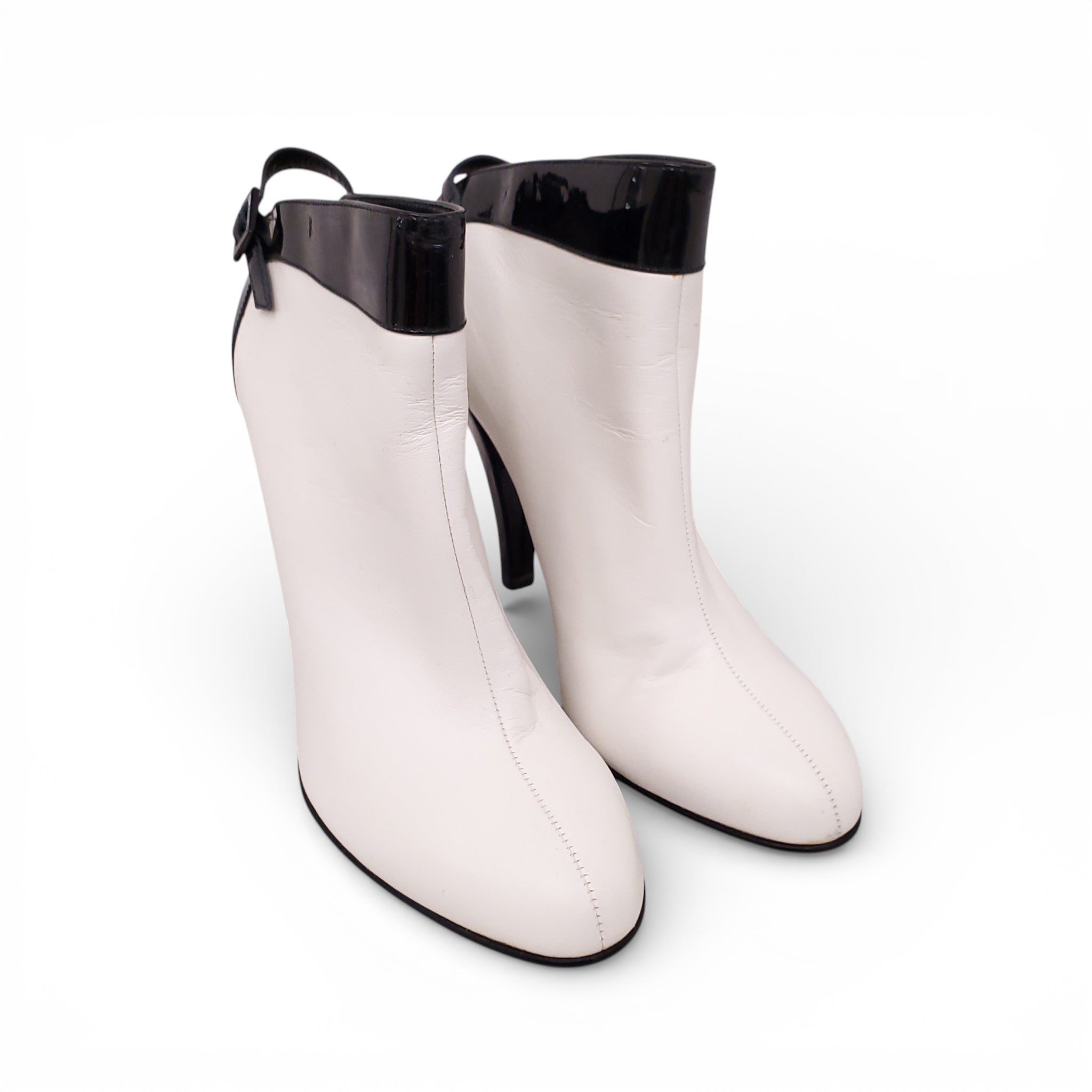 CHANEL BLACK PATENT AND WHITE LEATHER BOOTIES - SIZE 37.5