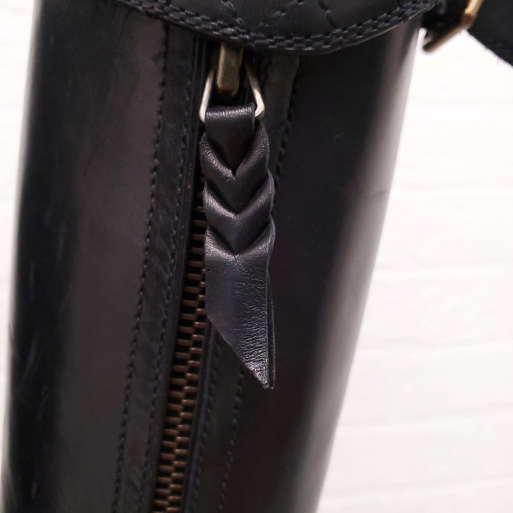 CHANEL BLACK QUILTED RIDING BOOTS WITH BUCKLES - SIZE 39.5