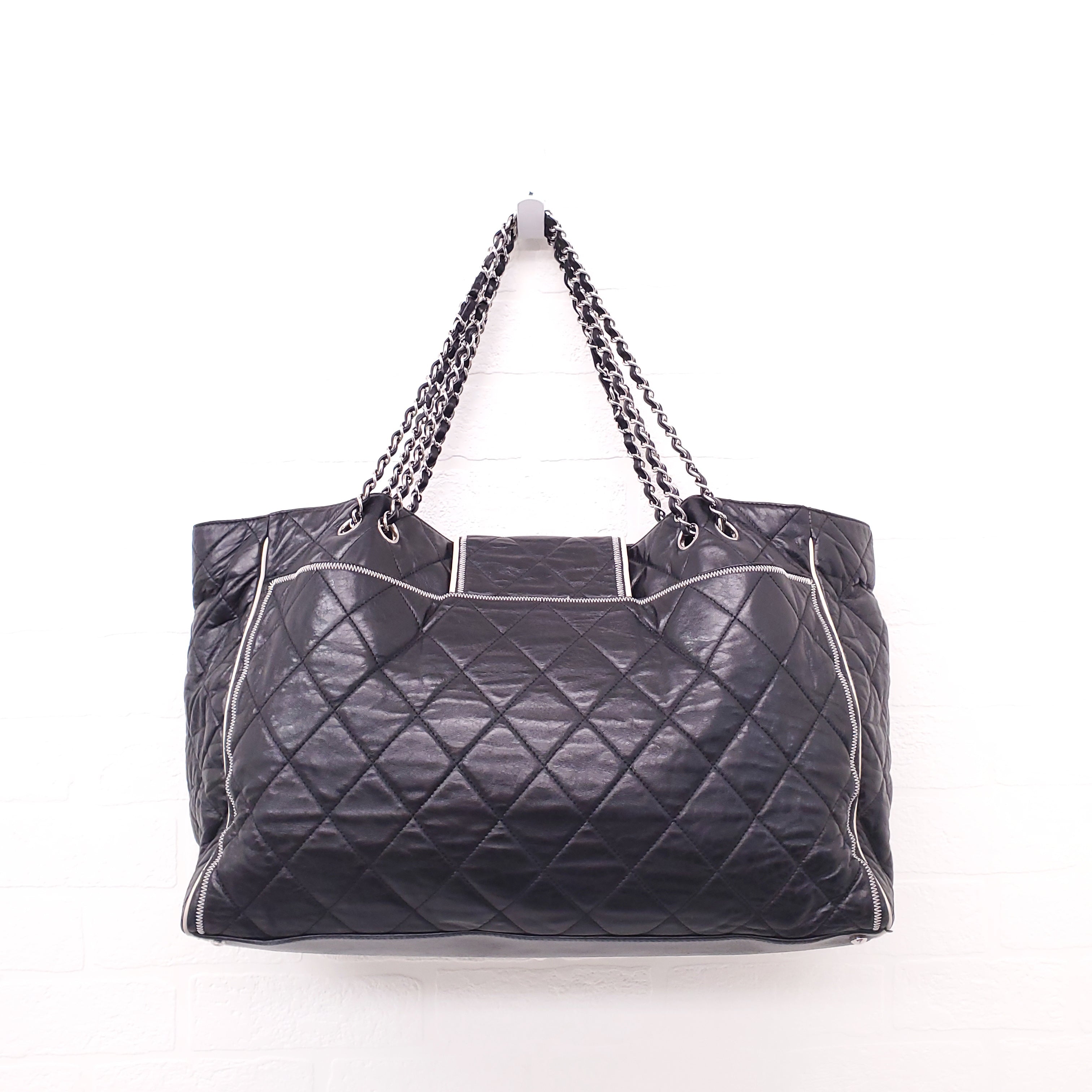 CHANEL BLACK RE-ISSUE CC BLACK TOTE BAG WITH CREAM PIPING