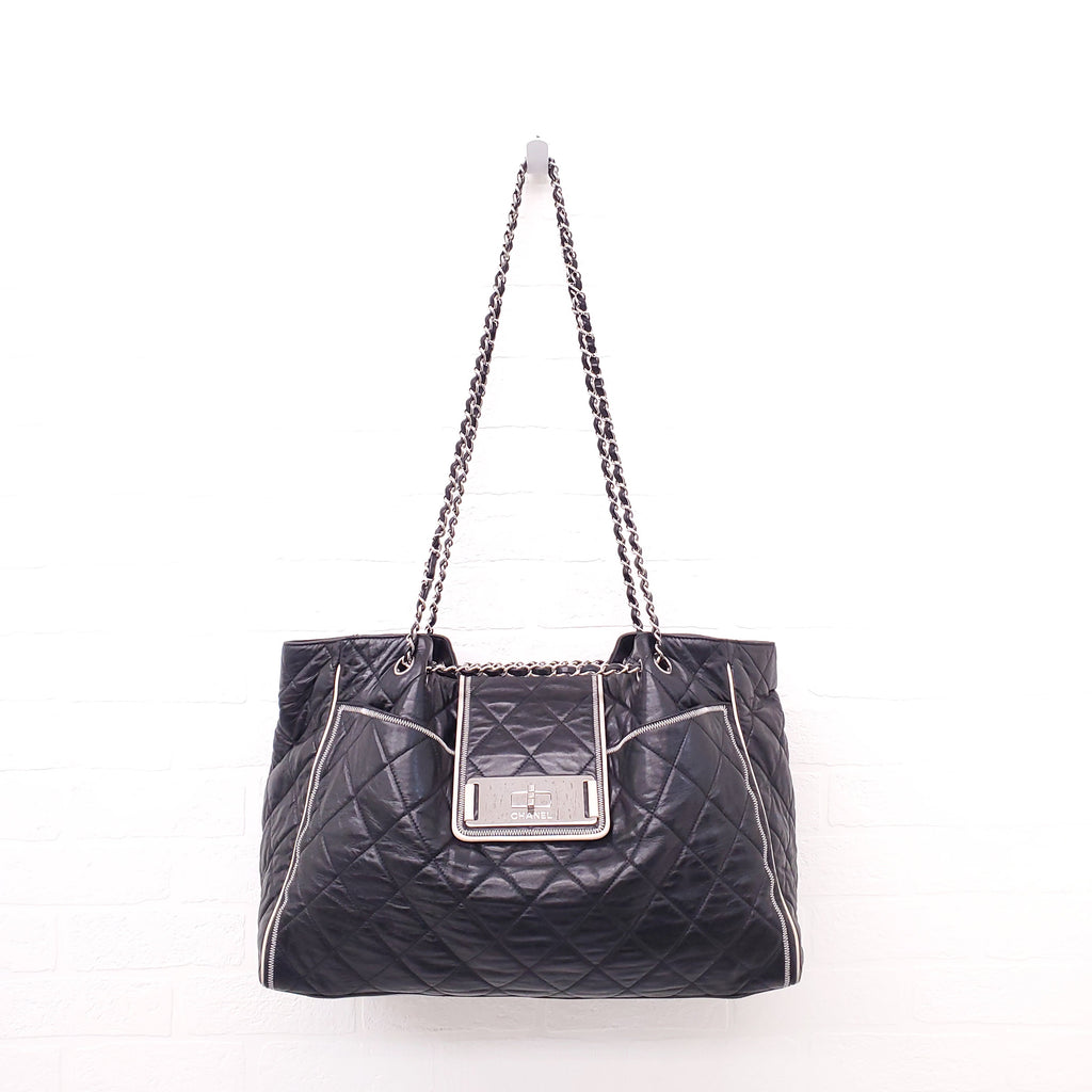CHANEL BLACK RE-ISSUE CC BLACK TOTE BAG WITH CREAM PIPING