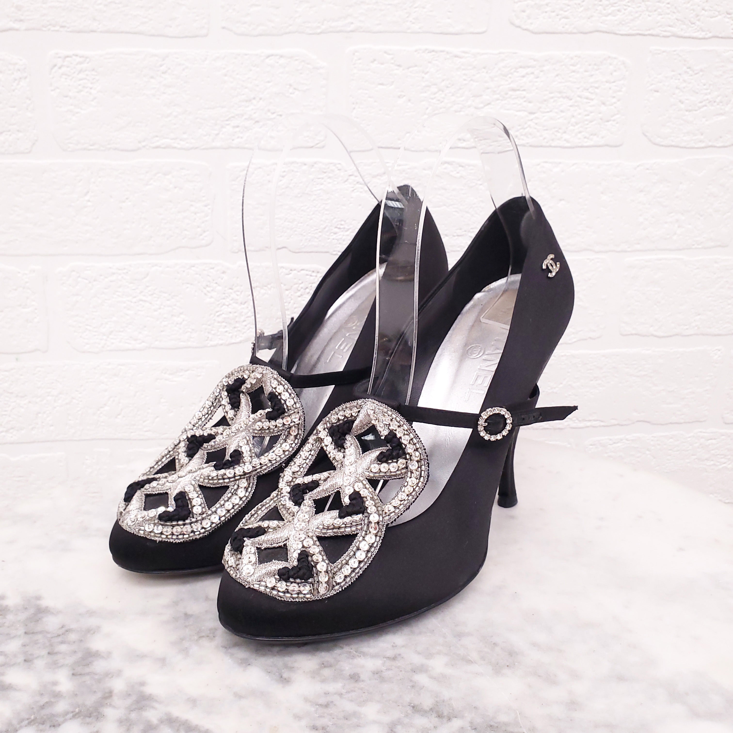 CHANEL BLACK SATIN HEELS WITH SILVER SEQUIN DETAIL - SIZE 40