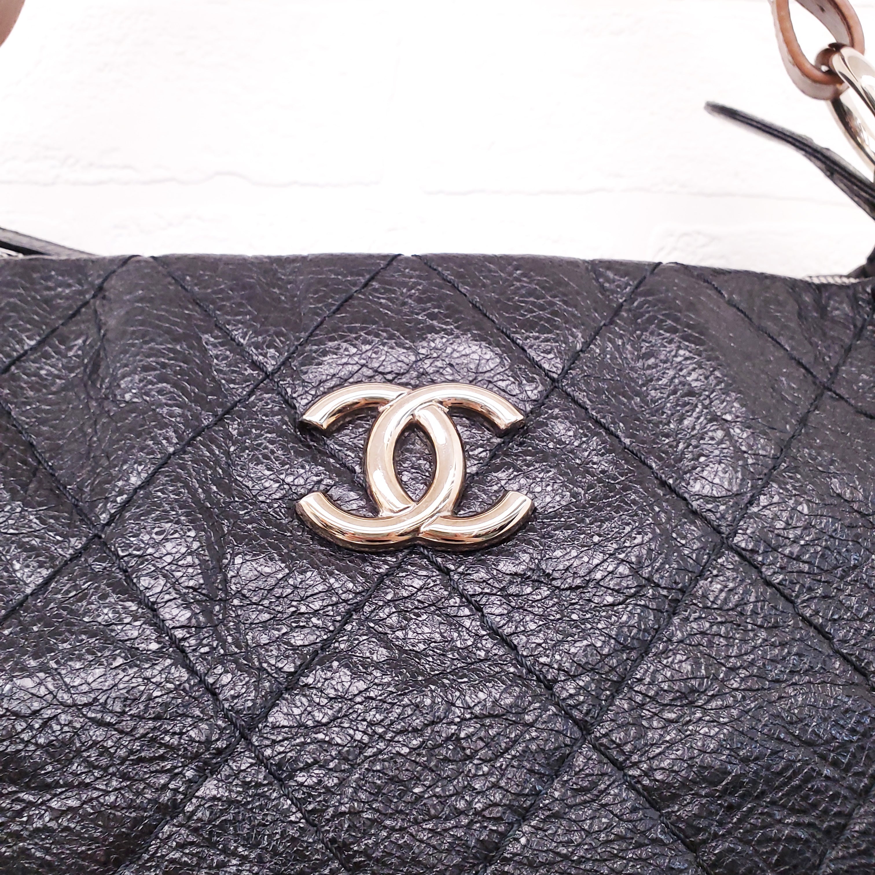 CHANEL BLACK SHOULDER BAG WITH BROWN SHOULDER STRAP