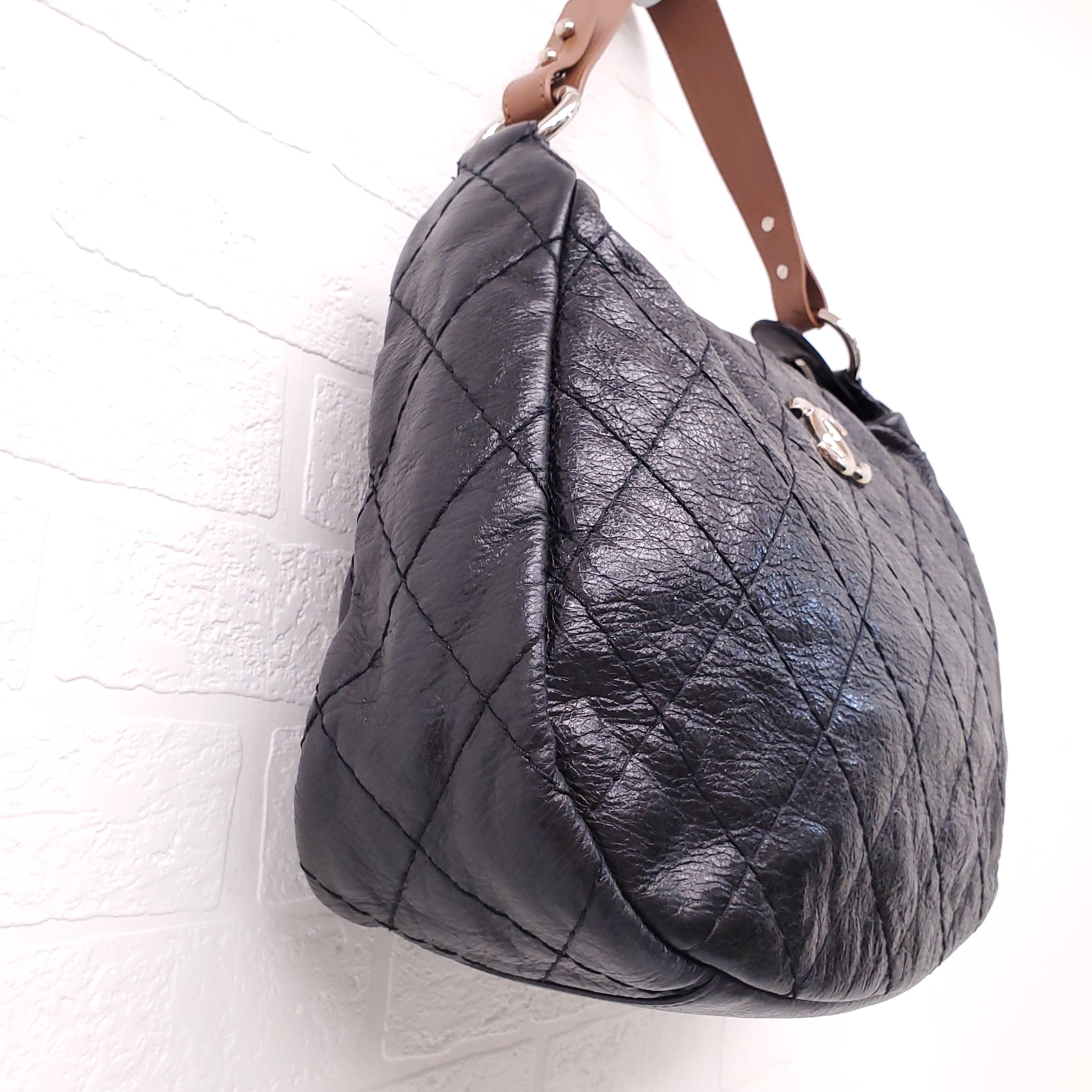 CHANEL BLACK SHOULDER BAG WITH BROWN SHOULDER STRAP