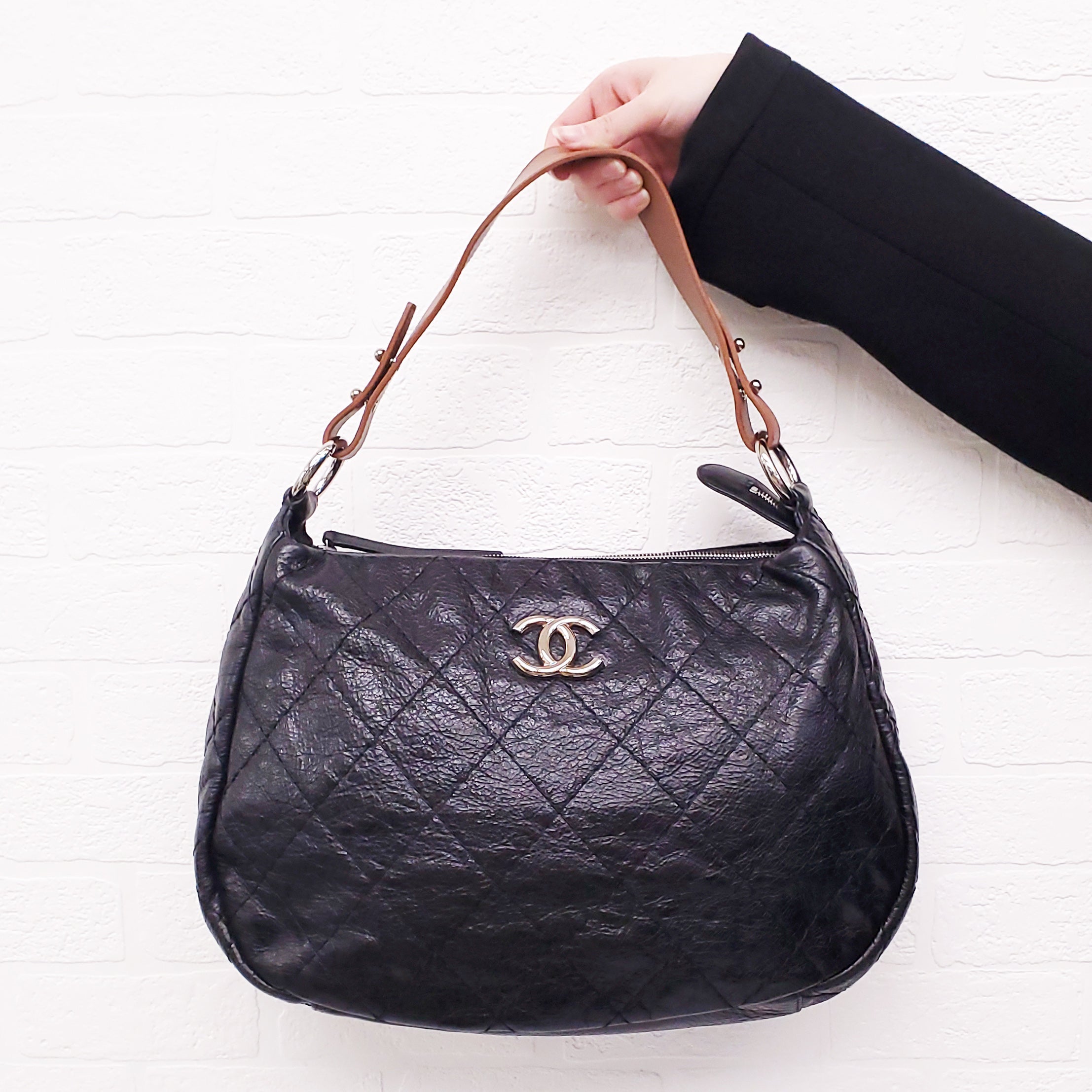 CHANEL BLACK SHOULDER BAG WITH BROWN SHOULDER STRAP