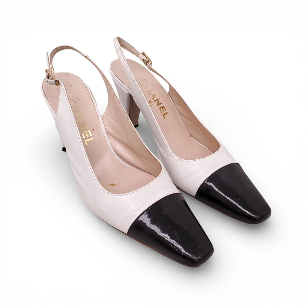 CHANEL BLACK PATENT AND WHITE LEATHER SLINGBACK HEELS - SIZE 38.5