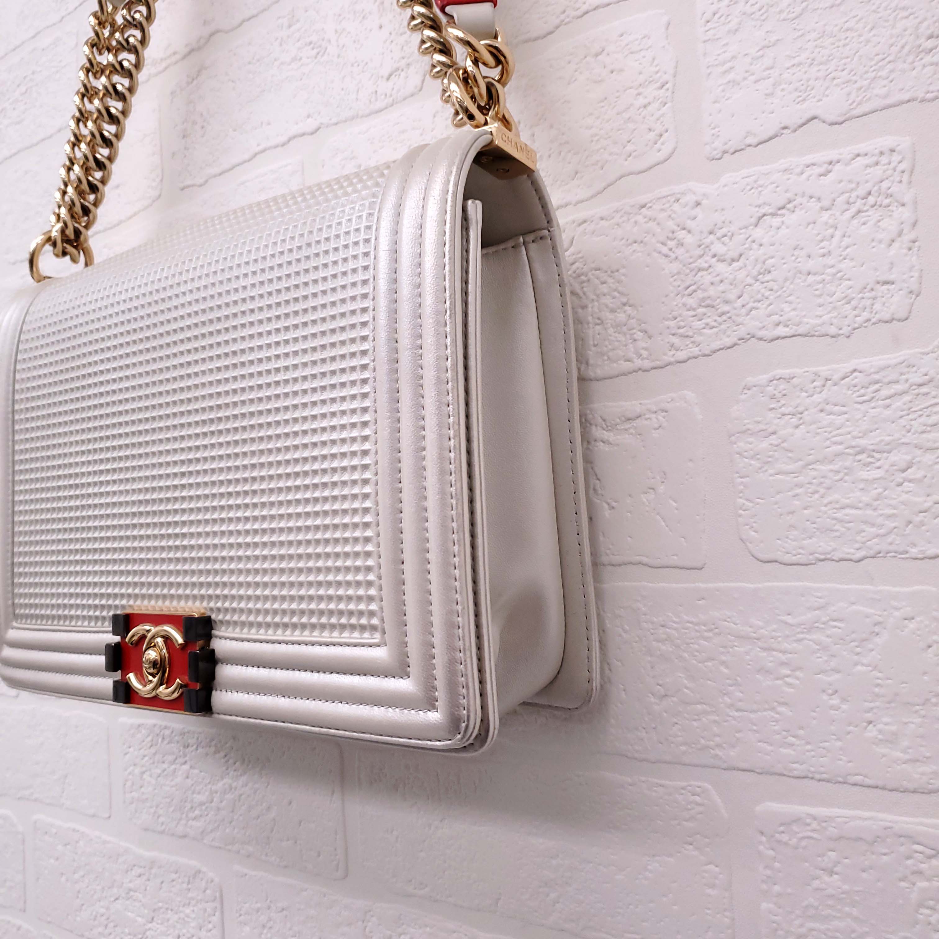 CHANEL CREAM AND RED CUBE BOY JUMBO FLAP BAG