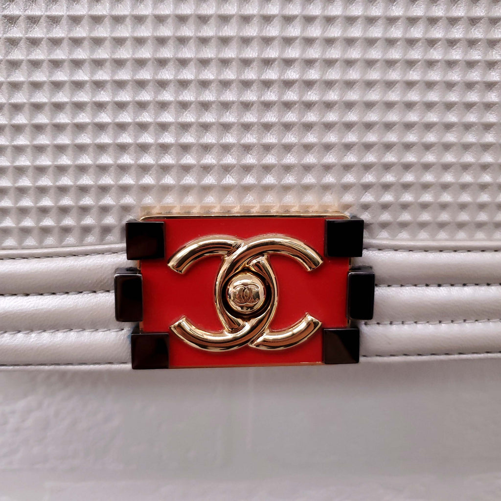 CHANEL CREAM AND RED CUBE BOY JUMBO FLAP BAG