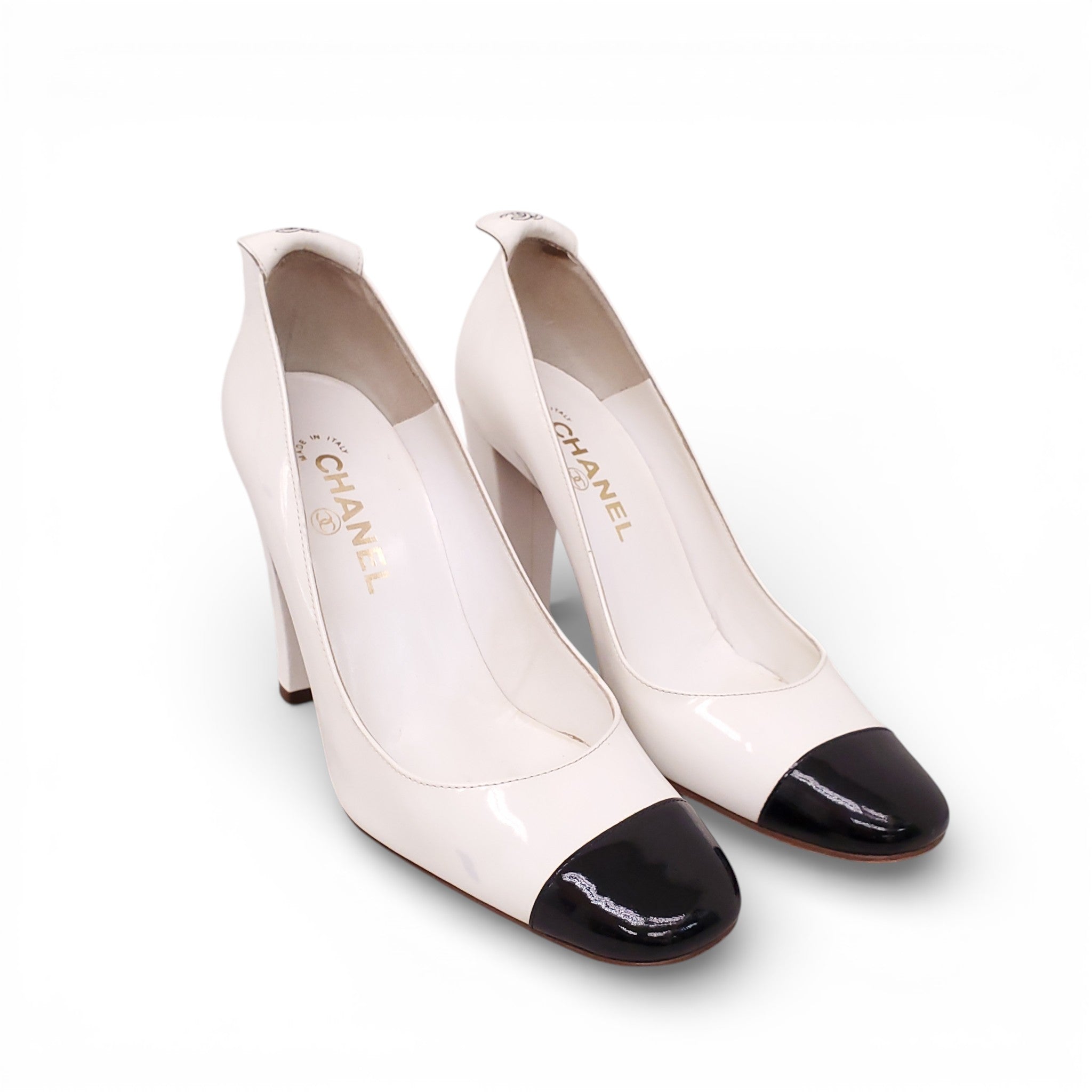 CHANEL WHITE PATENT HEELS WITH BLACK CAP TOE - SIZE 38