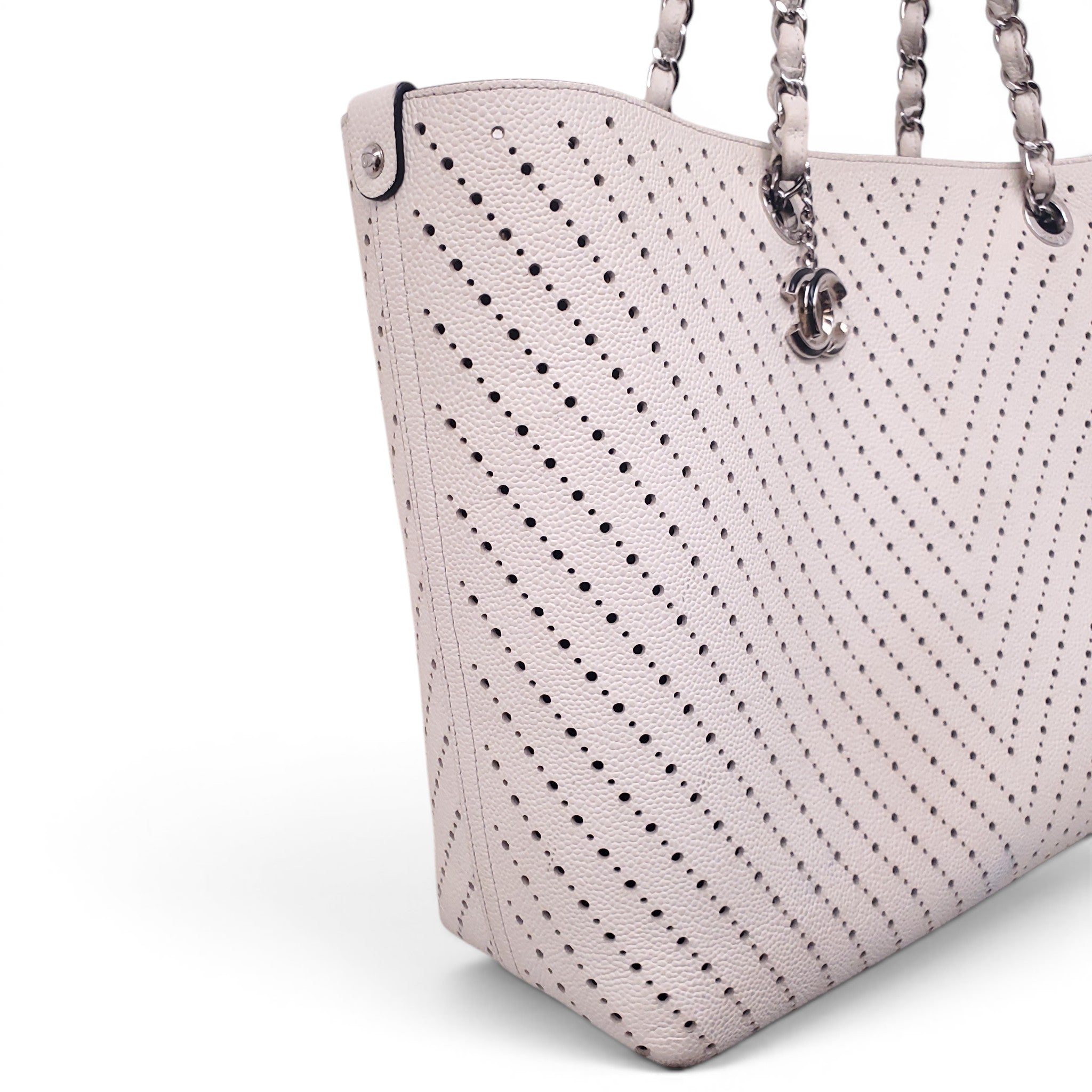 CHANEL CREAM PERFORATED TOTE BAG WITH CC LOGO