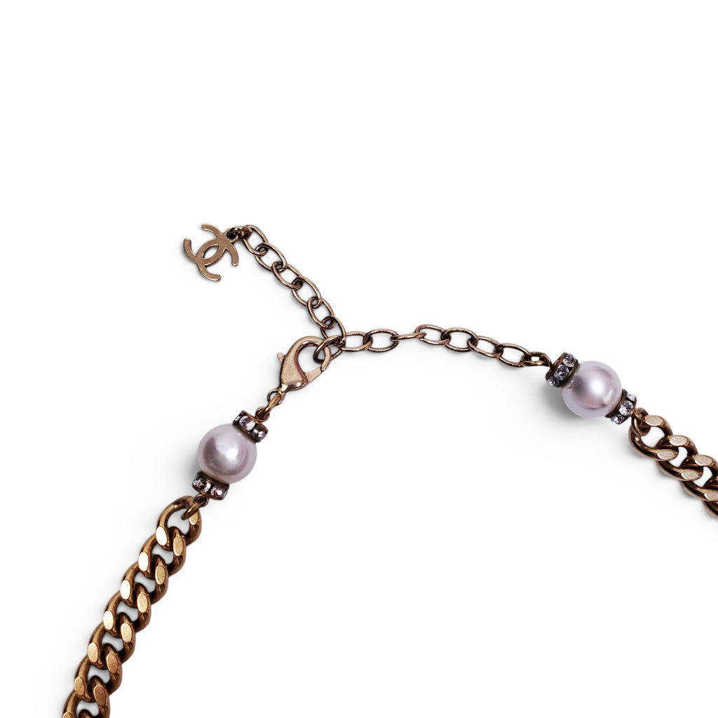 CHANEL GOLD CHAIN NECKLACE WITH DROP CRYSTALS AND LOGO