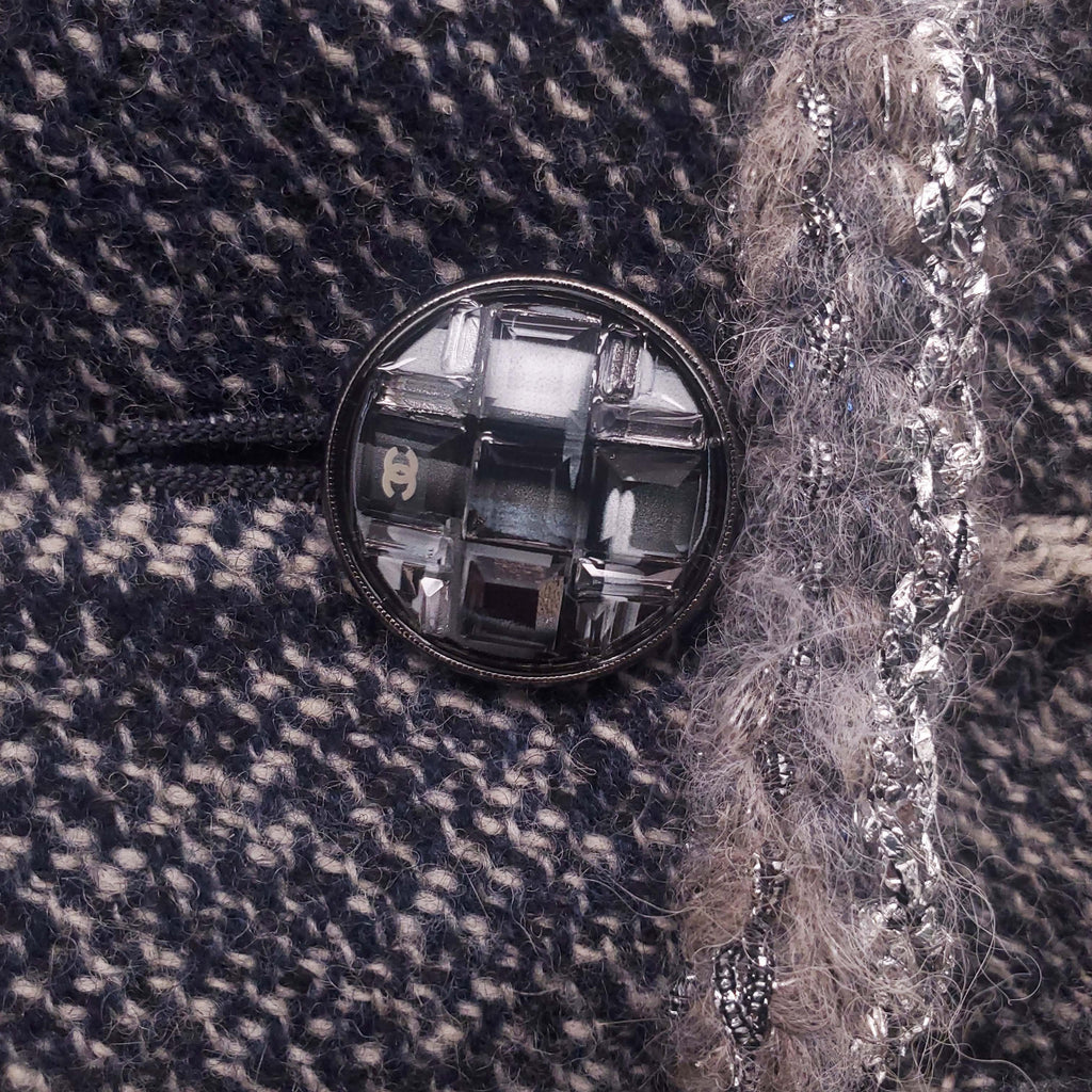 CHANEL GREY METALLIC TWEED PLAID JACKET WITH CRYSTAL LOGO BUTTONS - SIZE 40