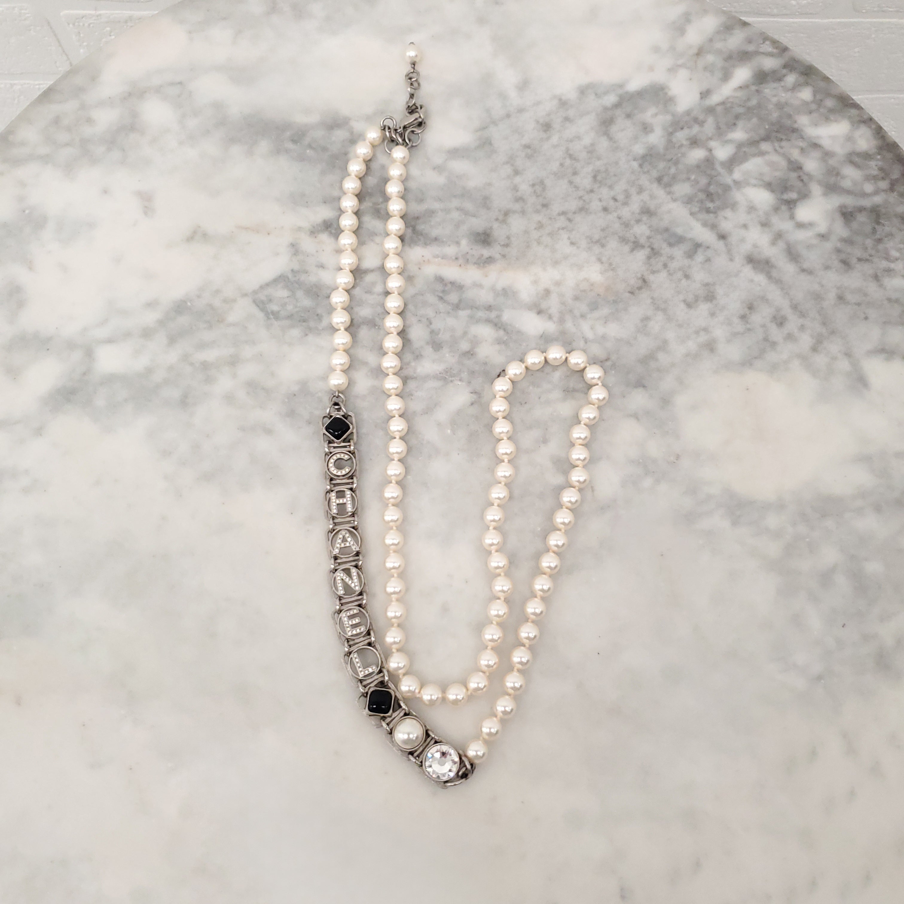 CHANEL PEARL AND SQUARE CRYSTAL 'CHANEL' NECKLACE