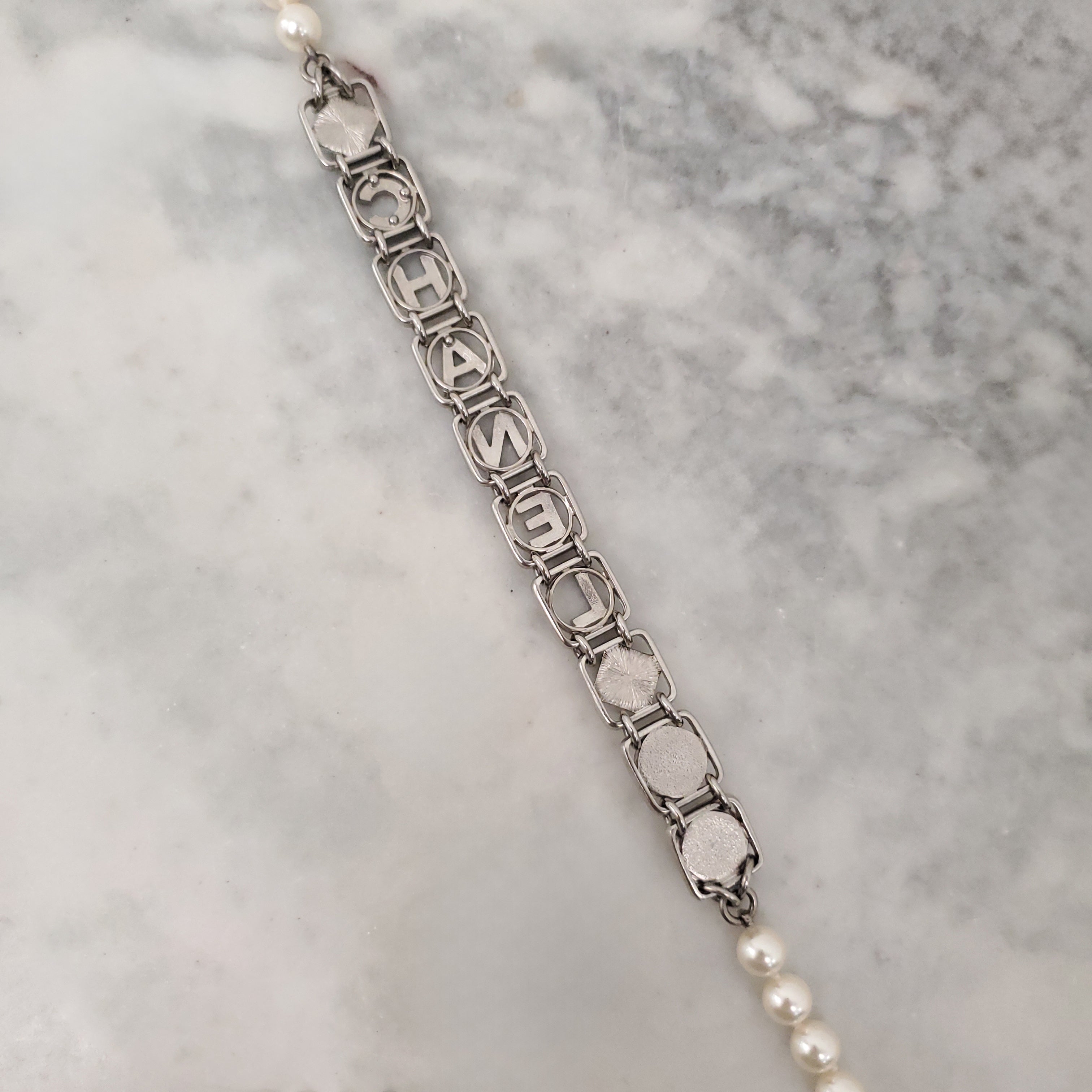 CHANEL PEARL AND SQUARE CRYSTAL 'CHANEL' NECKLACE