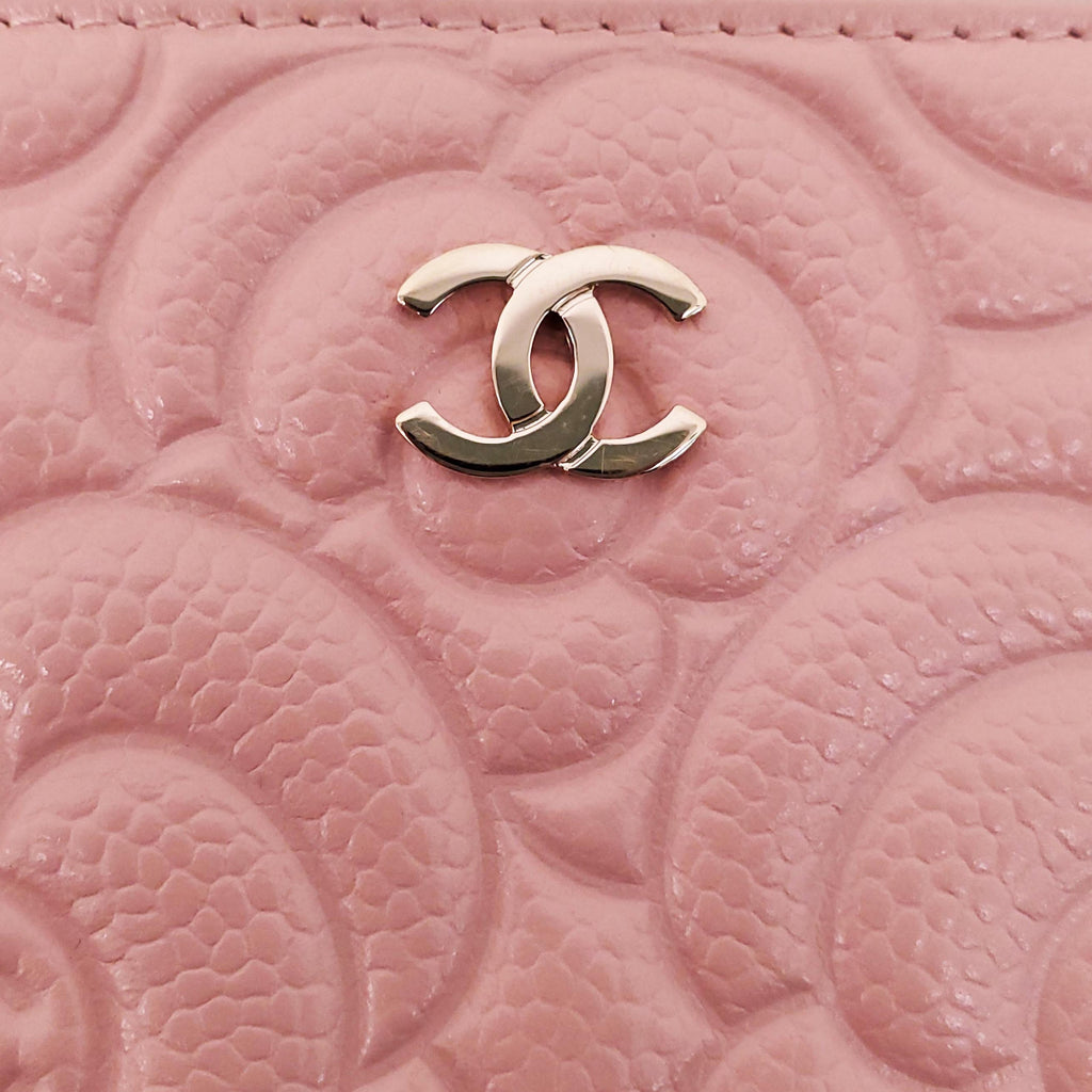 CHANEL PINK CAMÉLIA ZIP-AROUND WALLET