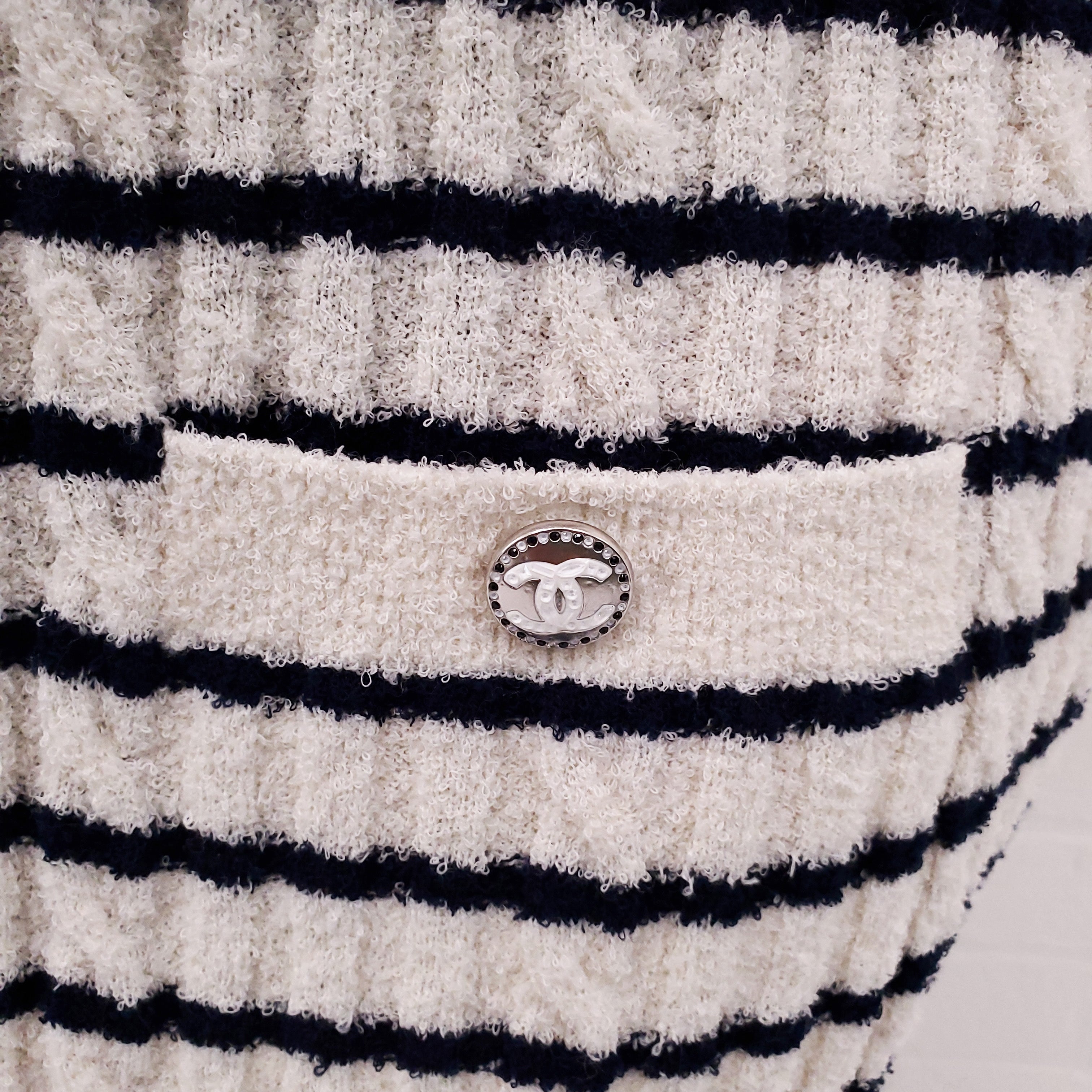 CHANEL SHORT SLEEVE CREAM AND NAVY STRIPED DRESS WITH LOGO AND CUT OUT BACK DETAIL - SIZE 38