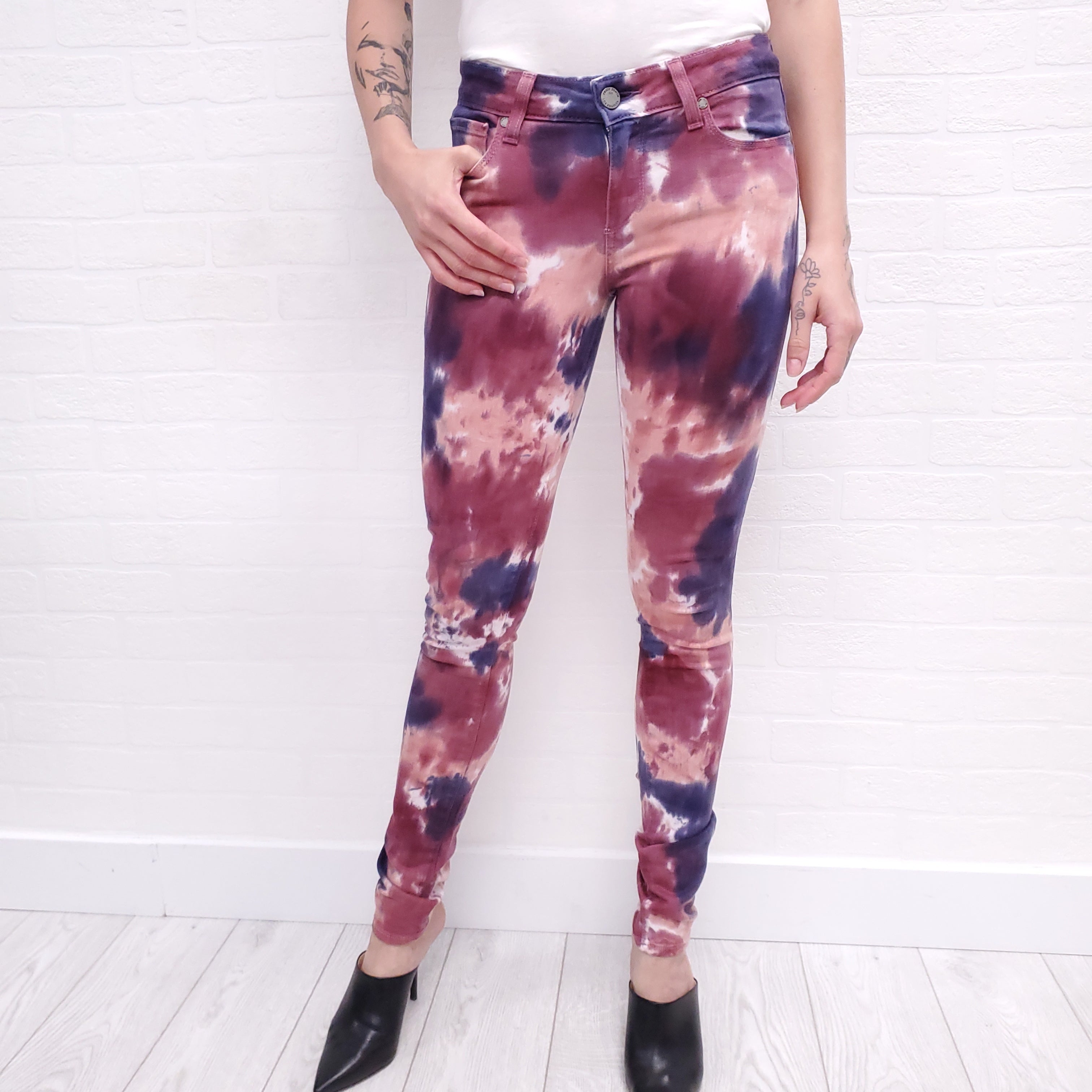 PAIGE TIE DIE JEANS - SIZE 25