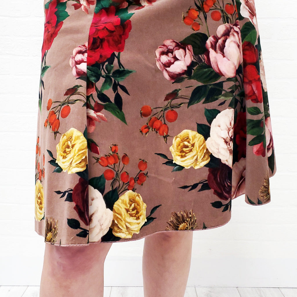 DOLCE & GABBANA PINK FLORAL VELVET SKIRT - SIZE 44