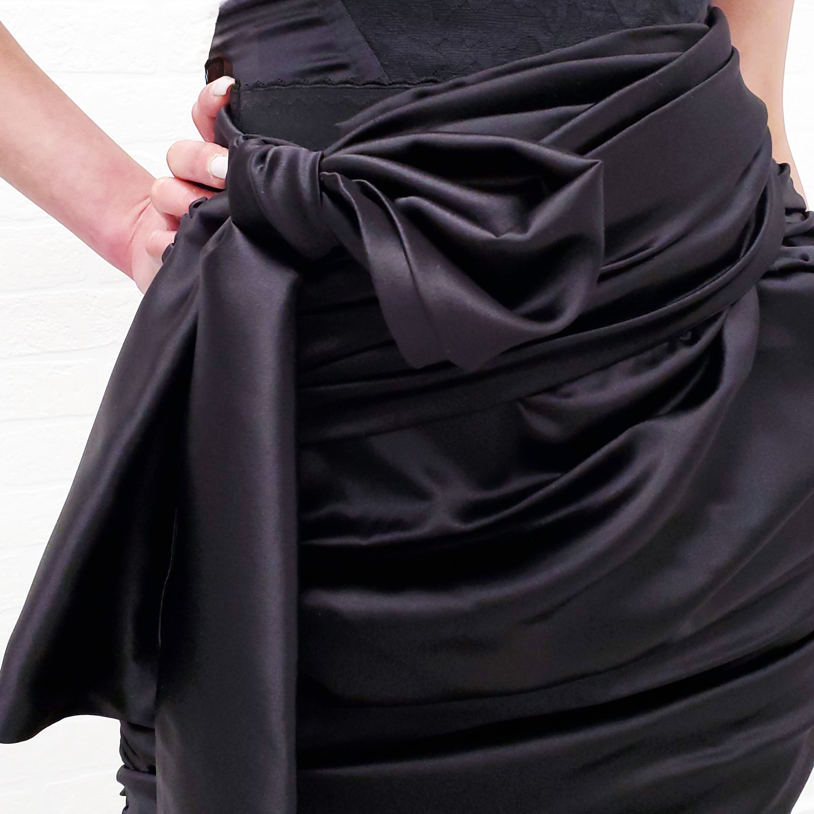 DOLCE & GABBANA SILK RUCHED SKIRT WITH BOW DETAIL - SIZE 44