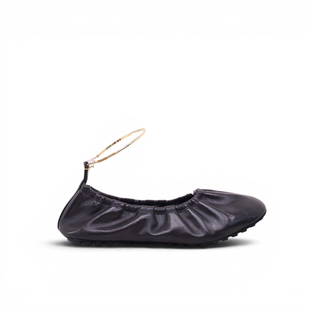 FENDI BLACK LEATHER FLATS WITH GOLD ANKLET DETAIL - SIZE 39