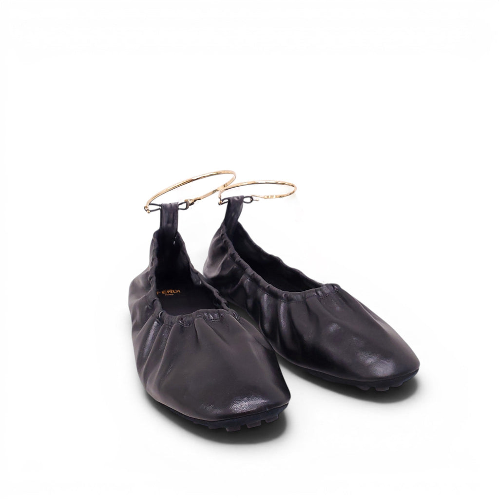 FENDI BLACK LEATHER FLATS WITH GOLD ANKLET DETAIL - SIZE 39