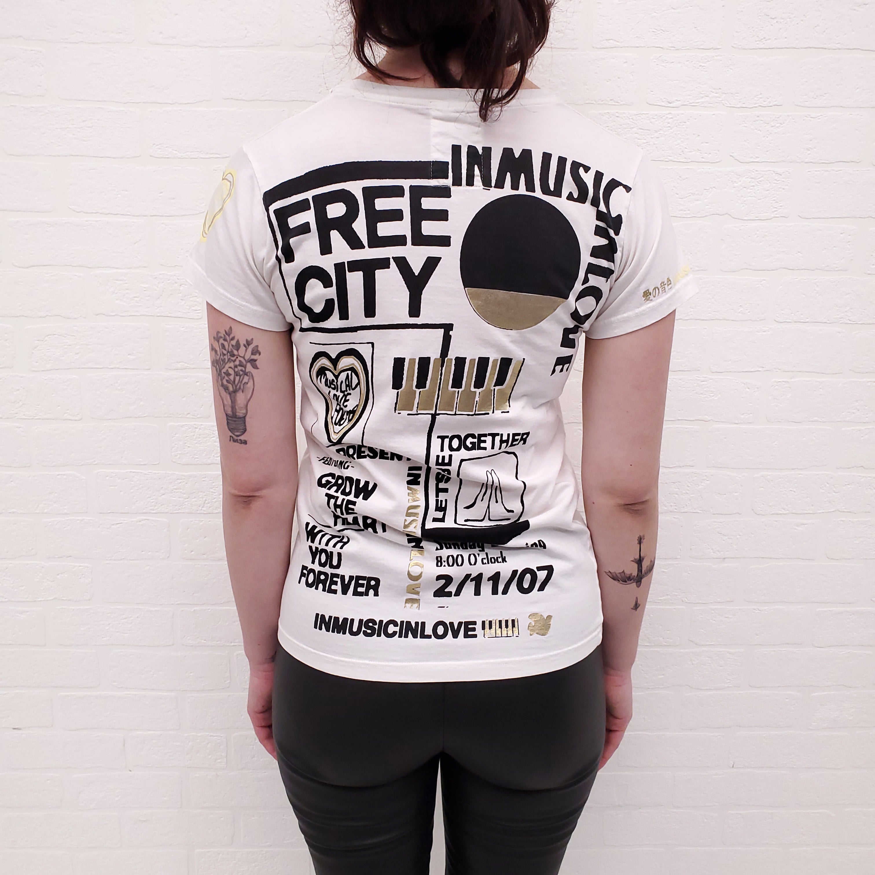 FREE CITY WHITE T-SHIRT - SIZE XS