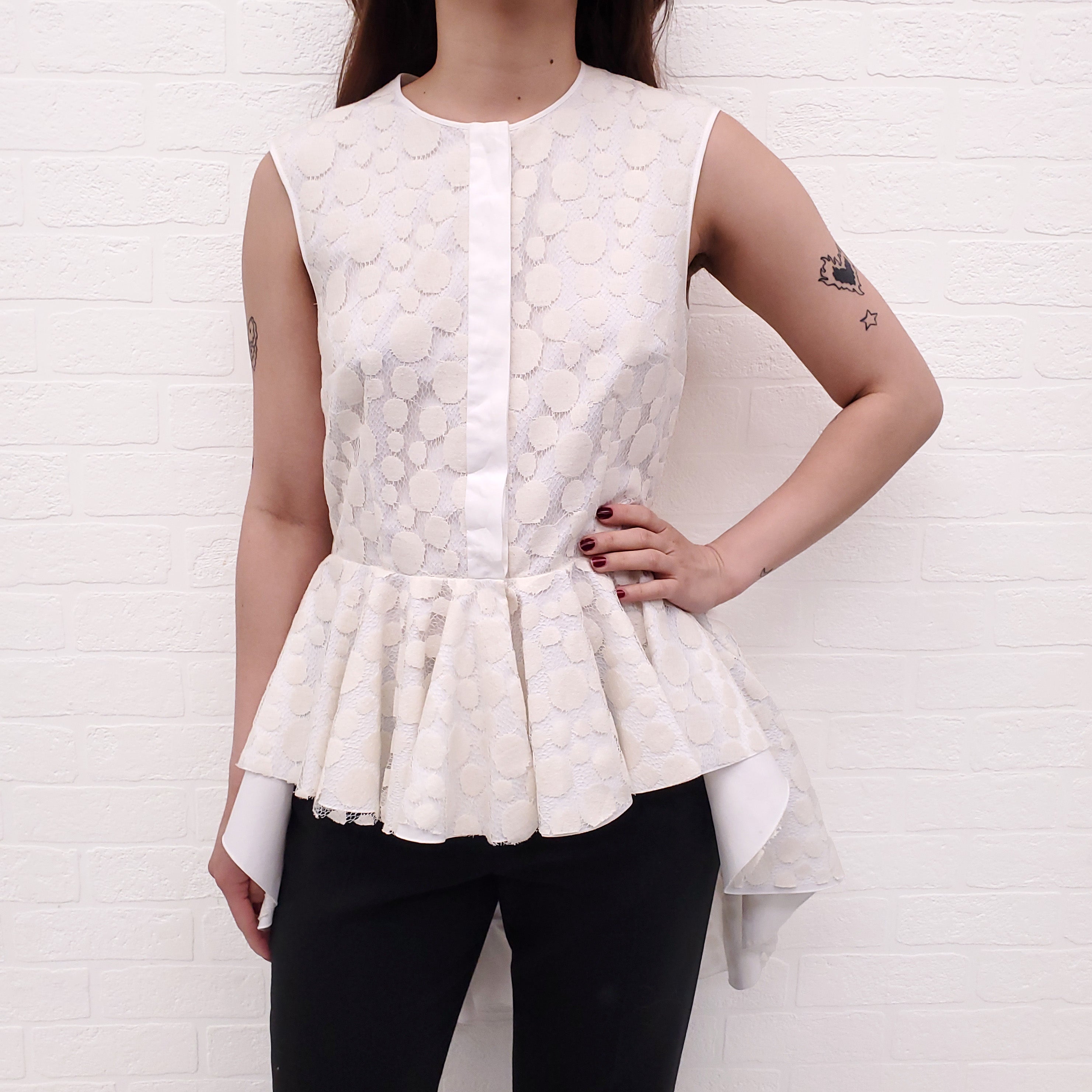GIAMBATTISTA VALLI CREAM RUFFLED POLKA DOT LACE SLEEVELESS BLOUSE - SIZE XXS