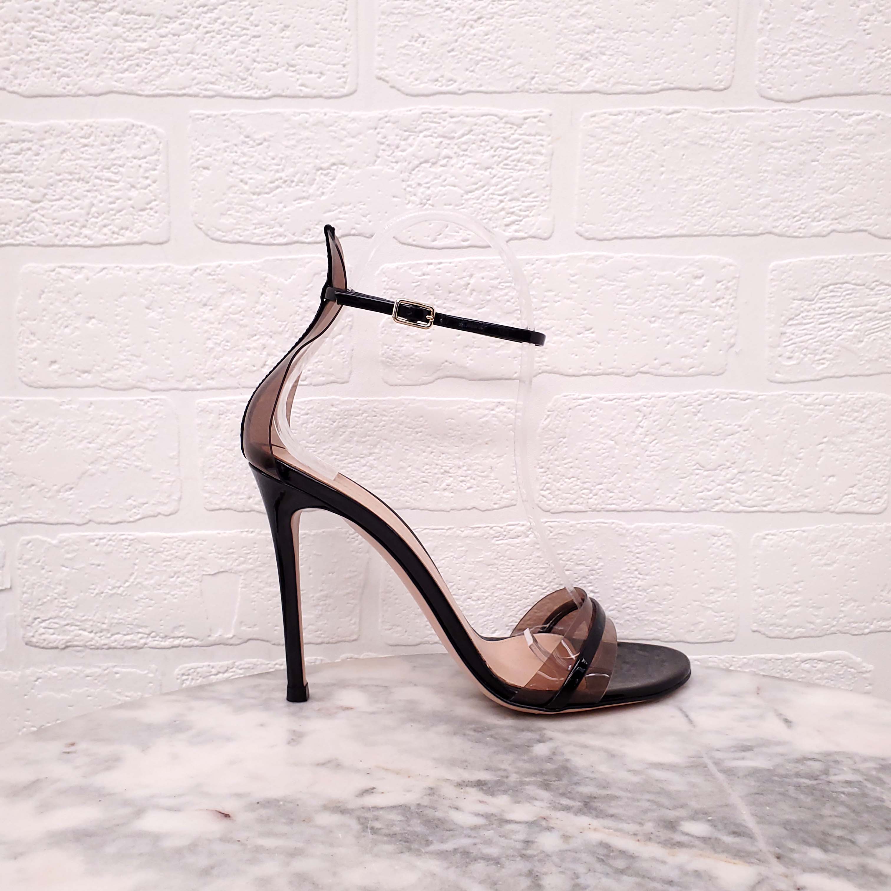 GIANVITO ROSSI BLACK PATENT LUCITE HEELS - SIZE 36.5